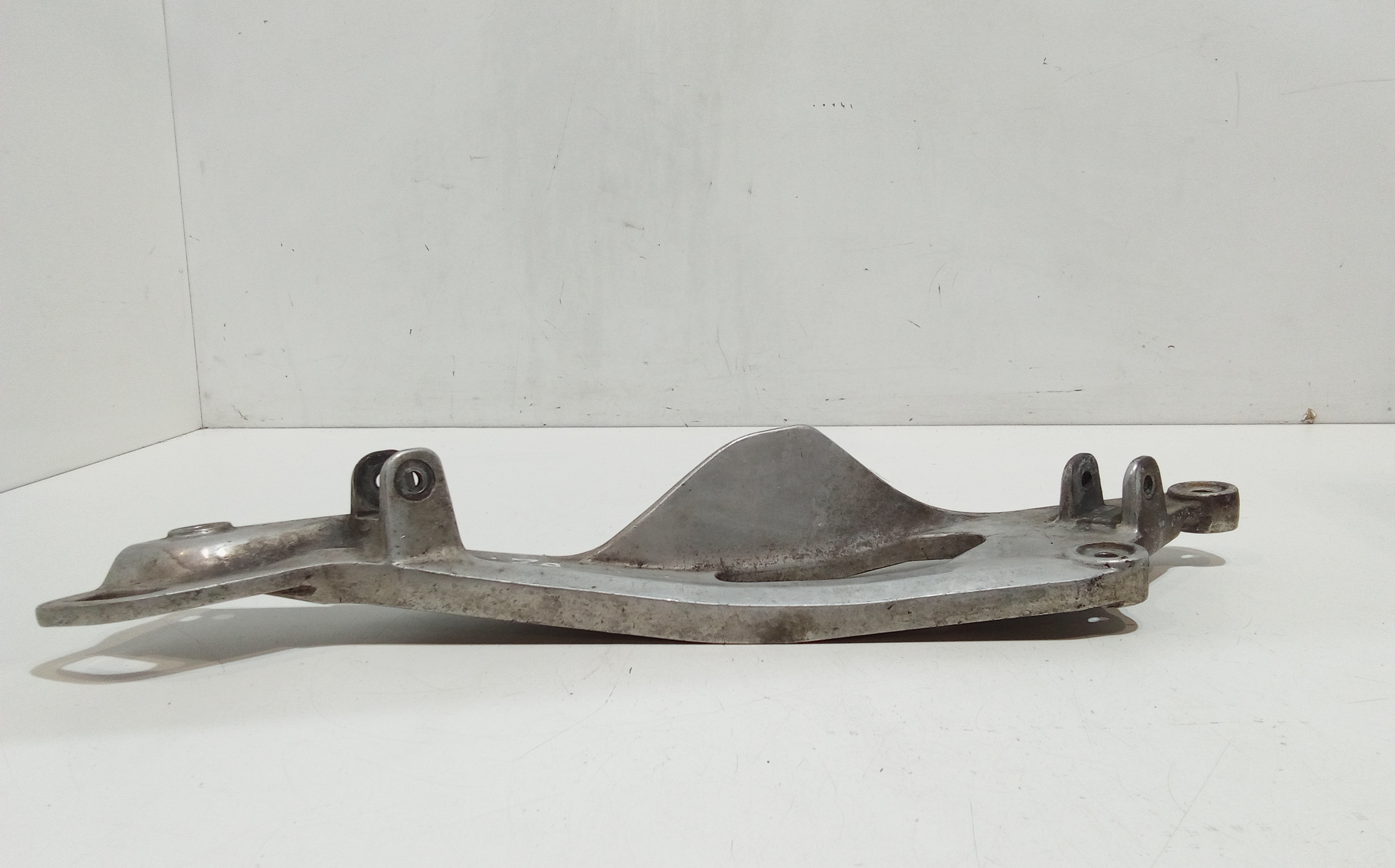 Staffa supporto pedalino per Yamaha TDM 900cc (2002 - 2014)