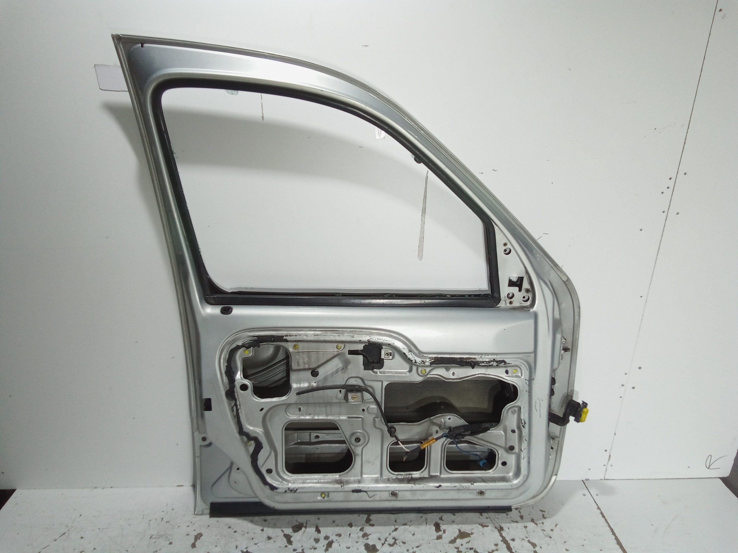 Portiera Anteriore Sinistra per Renault Kangoo 3 Serie (2003 - 2007)