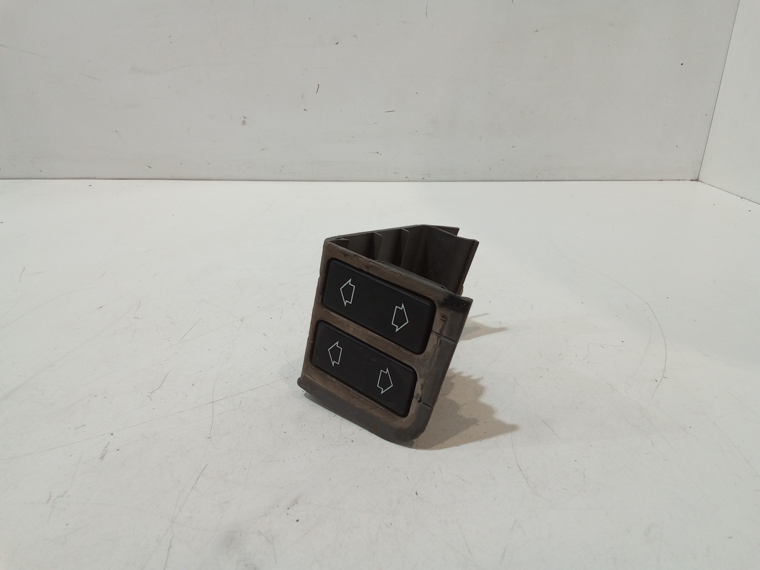 Pulsantiera anteriore sinistra Guida per Peugeot 106 1 Serie (1991 - 1996)