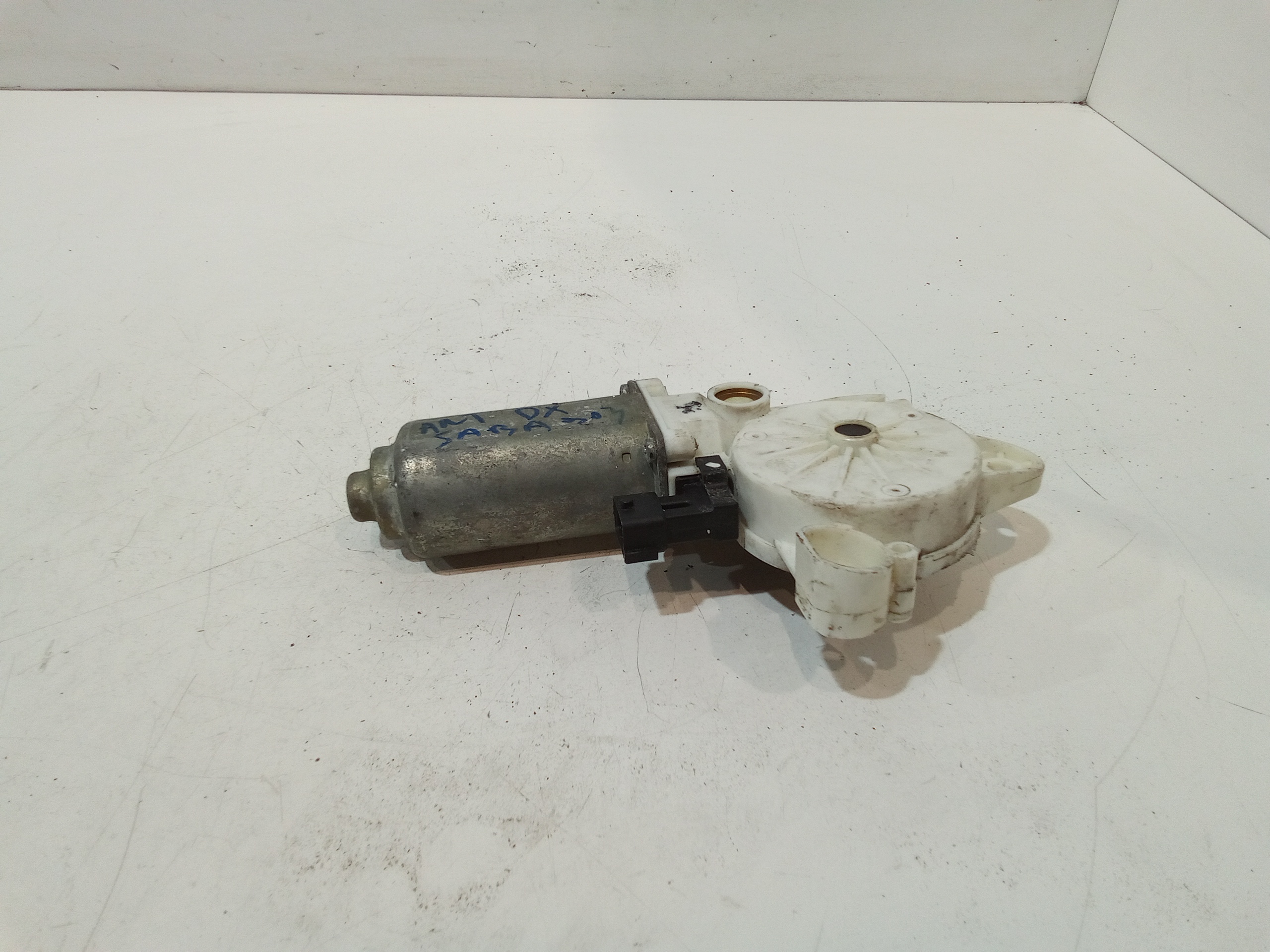 Motorino Alzavetro anteriore destra per Saab 9-3 Berlina 1 Serie (1998 - 2003)