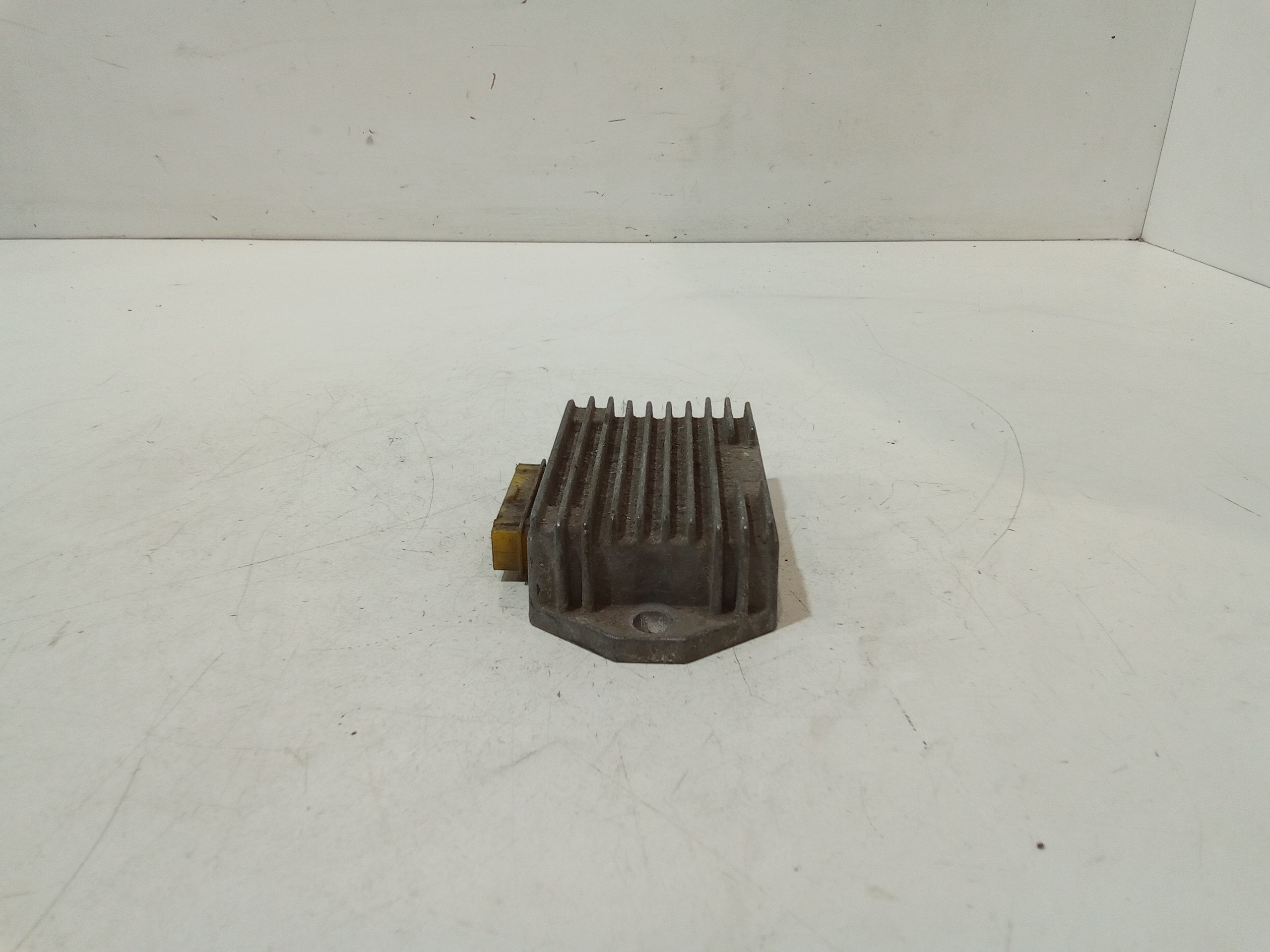 Regolatore di tensione per Piaggio Vespa 125cc Et4 (00>04) (2000 - 2004)