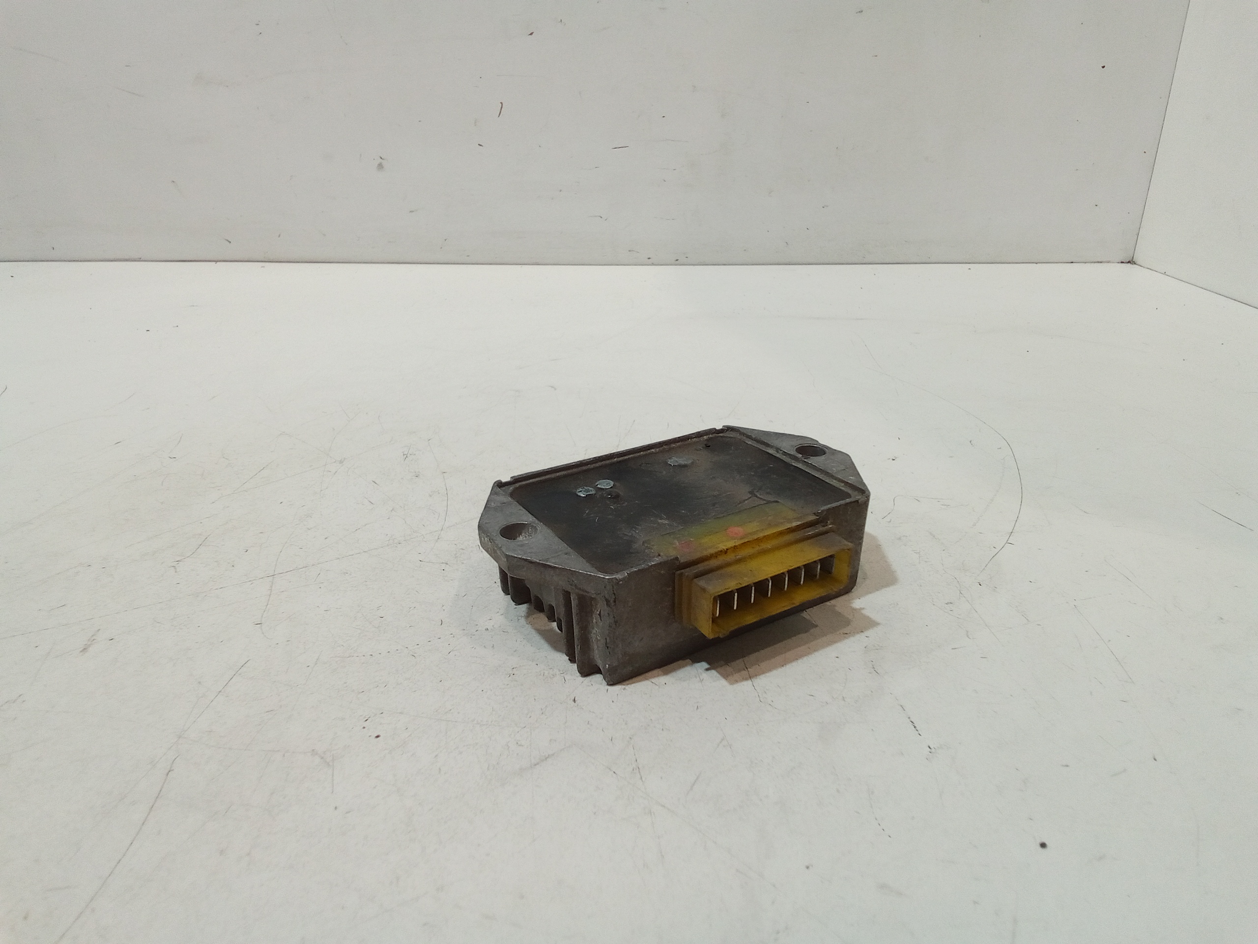 Regolatore di tensione per Piaggio Vespa 125cc Et4 (00>04) (2000 - 2004)