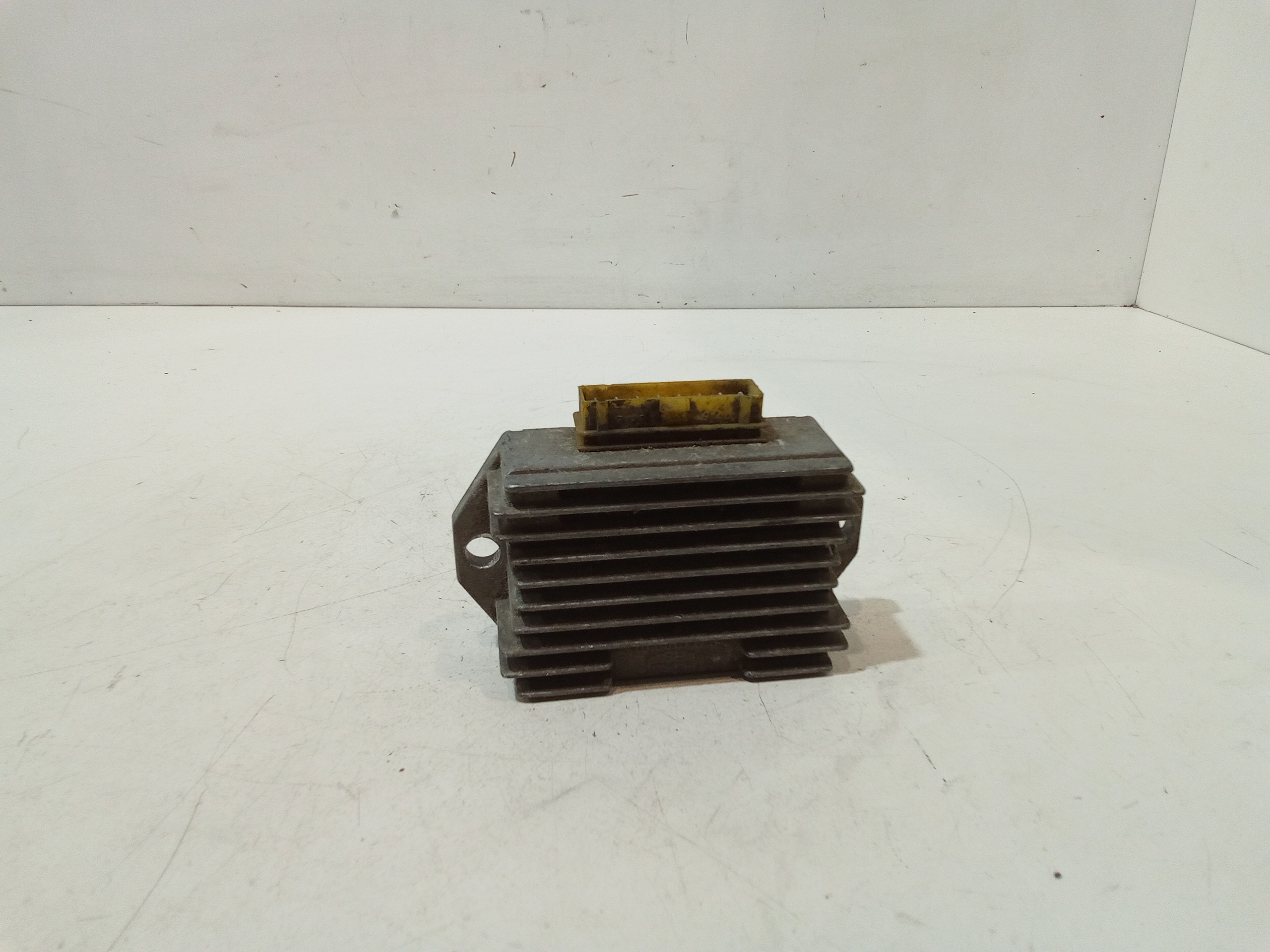 Regolatore di tensione per Piaggio Vespa 125cc Et4 (00>04) (2000 - 2004)