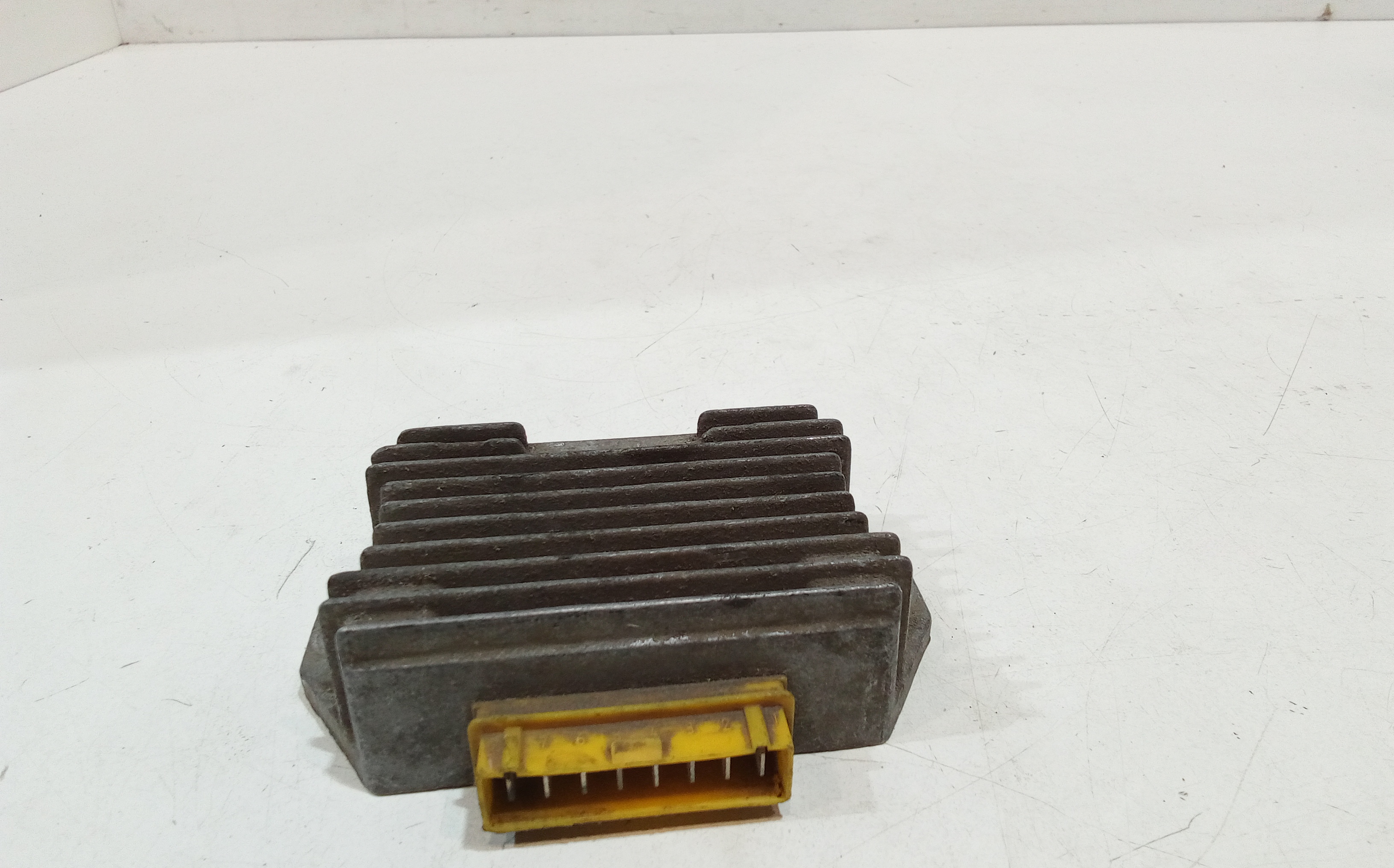 Regolatore tensione per Piaggio Liberty 50cc 2t (97>99) (1997 - 1999)