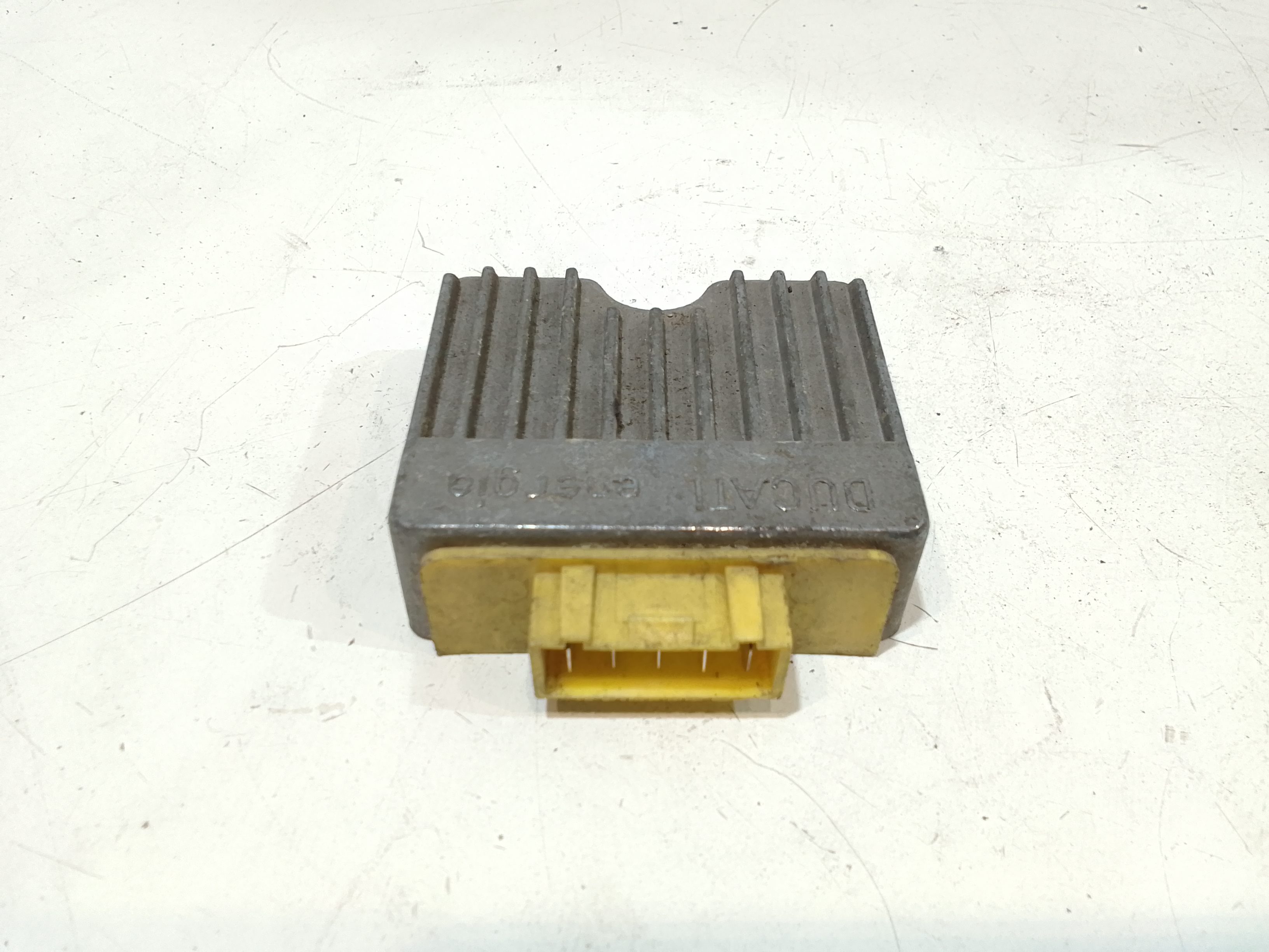 Regolatore tensione per Aprilia Scarabeo 50cc (01>04) (2001 - 2004)