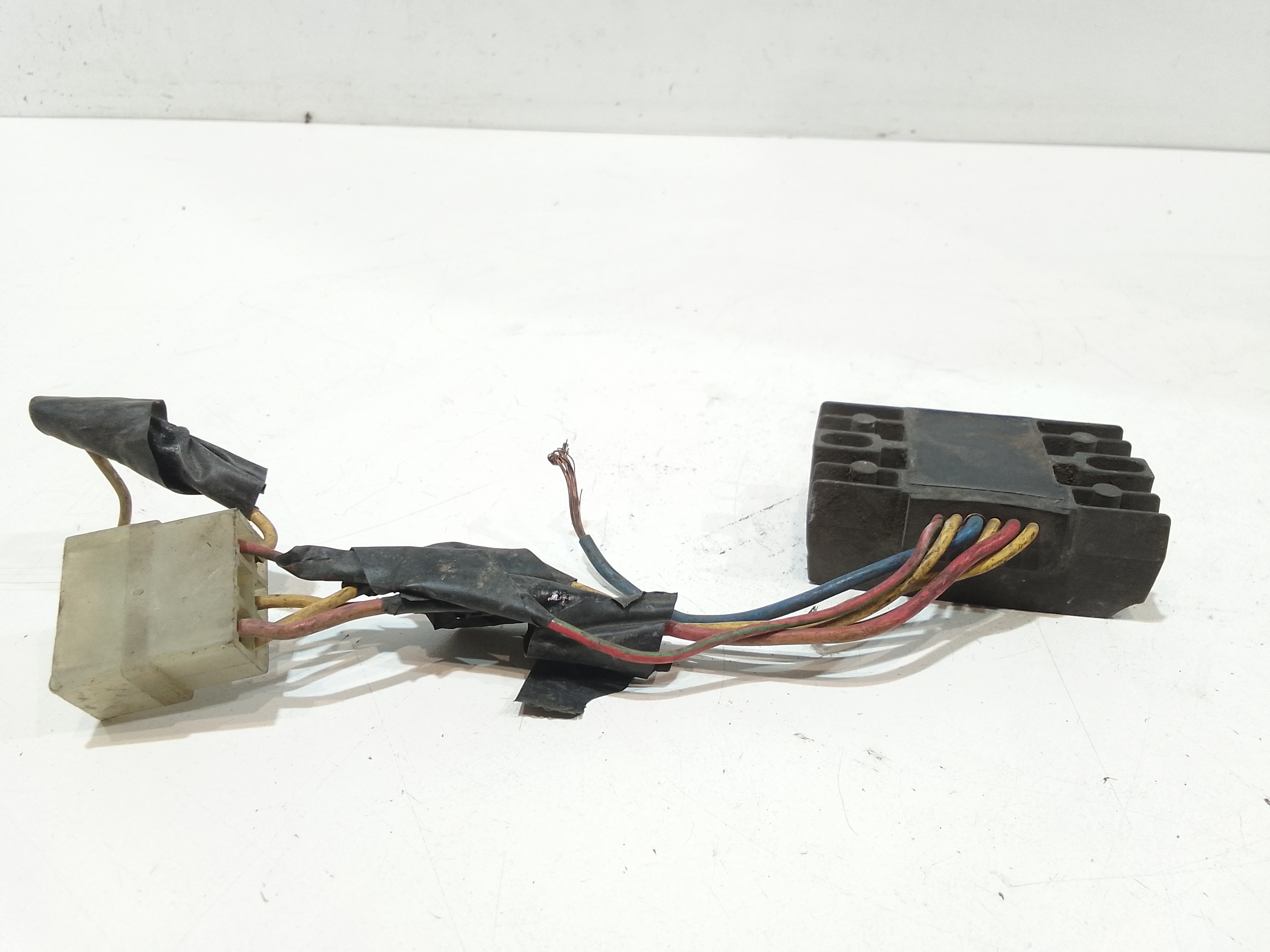 Regolatore tensione per Aprilia Leonardo 125 (1996 - In produzione)