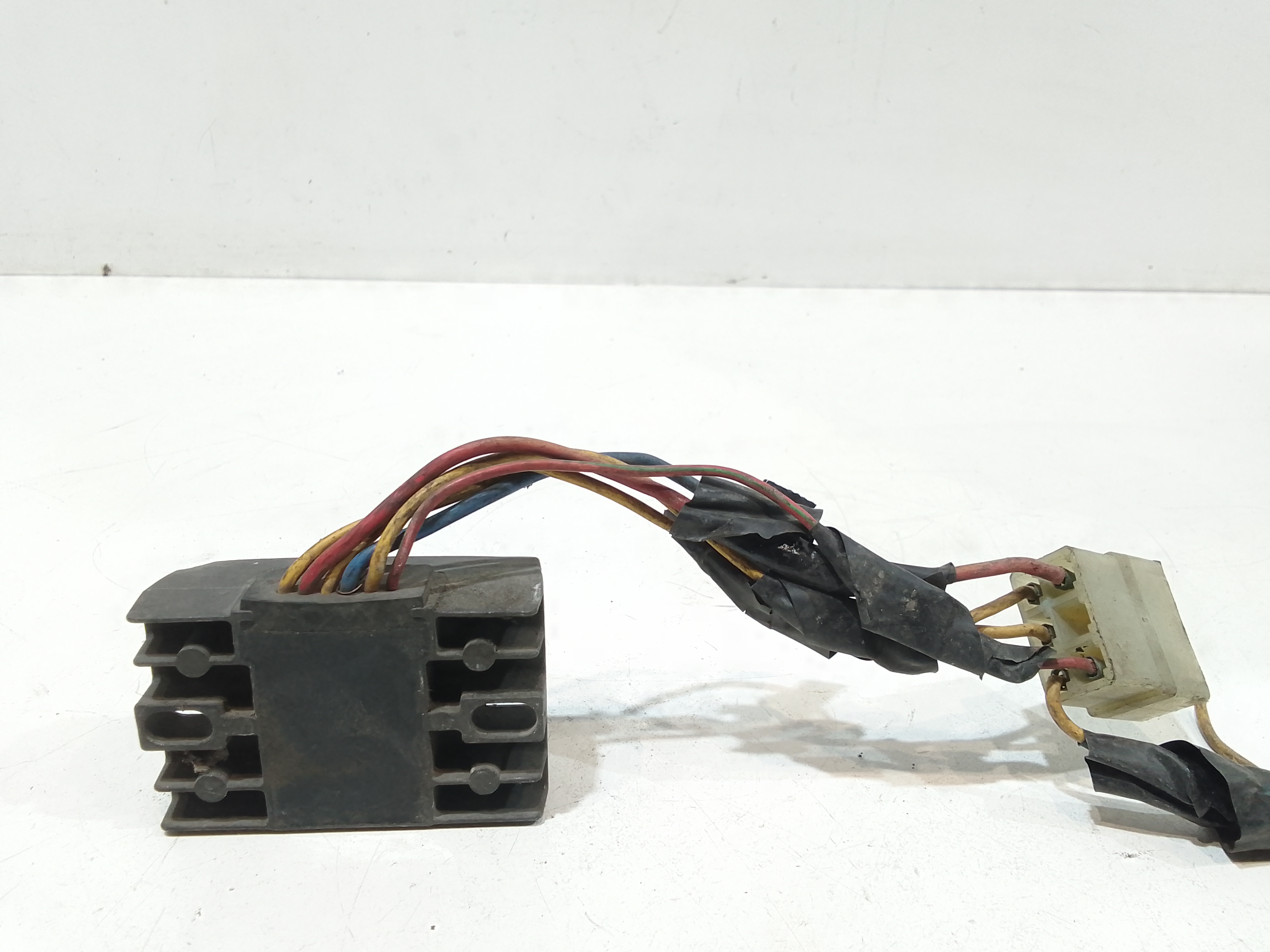 Regolatore tensione per Aprilia Leonardo 125 (1996 - In produzione)