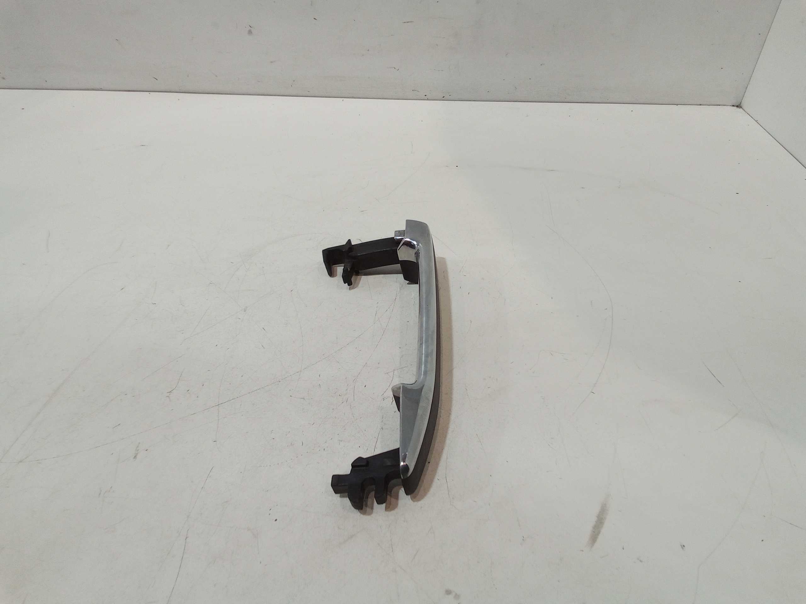 Maniglia esterna Anteriore Sinistra per Mercedes Classe C Berlina W202 (1993 - 1997)