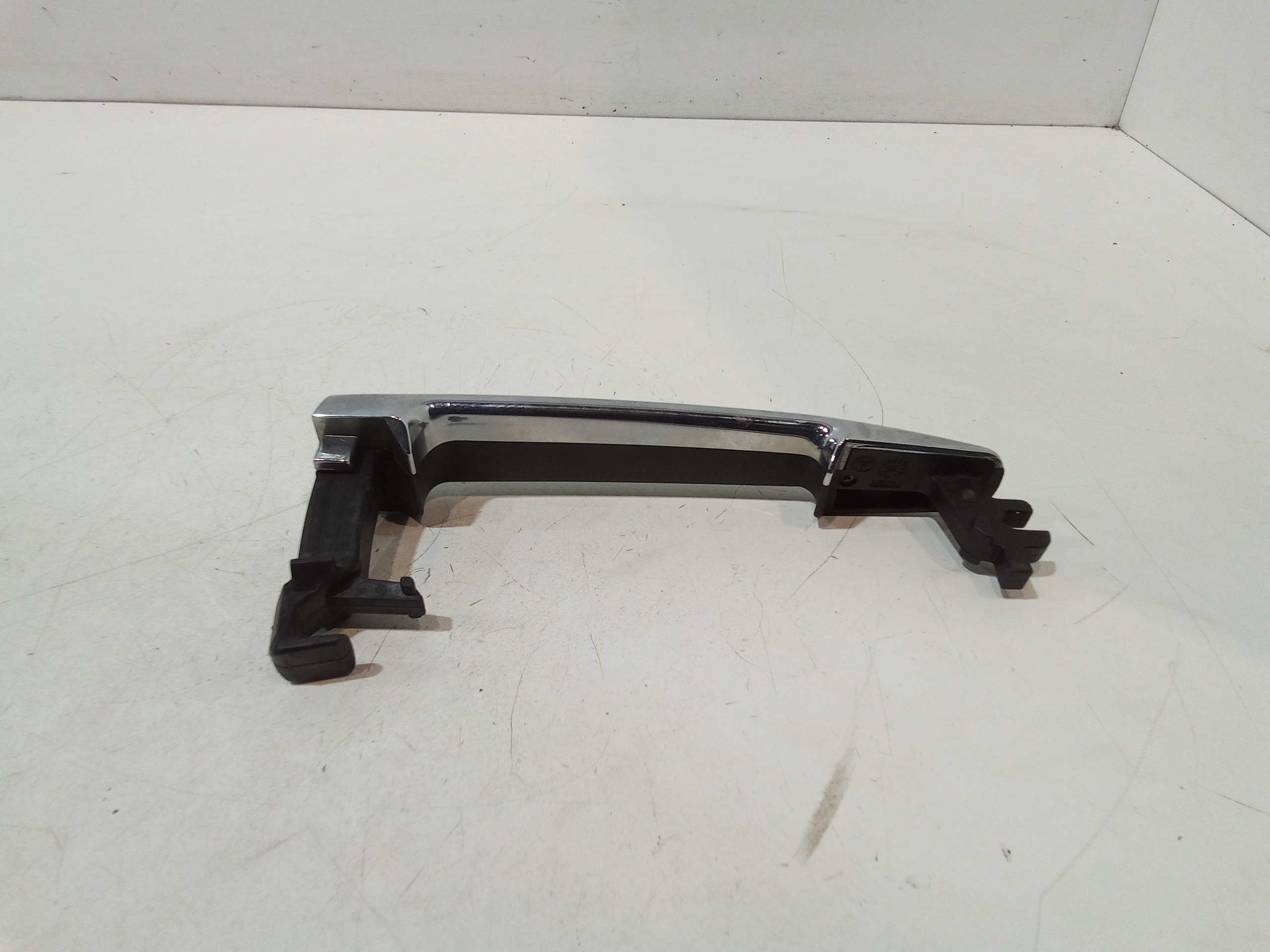 Maniglia esterna Anteriore Sinistra per Mercedes Classe C Berlina W202 (1993 - 1997)