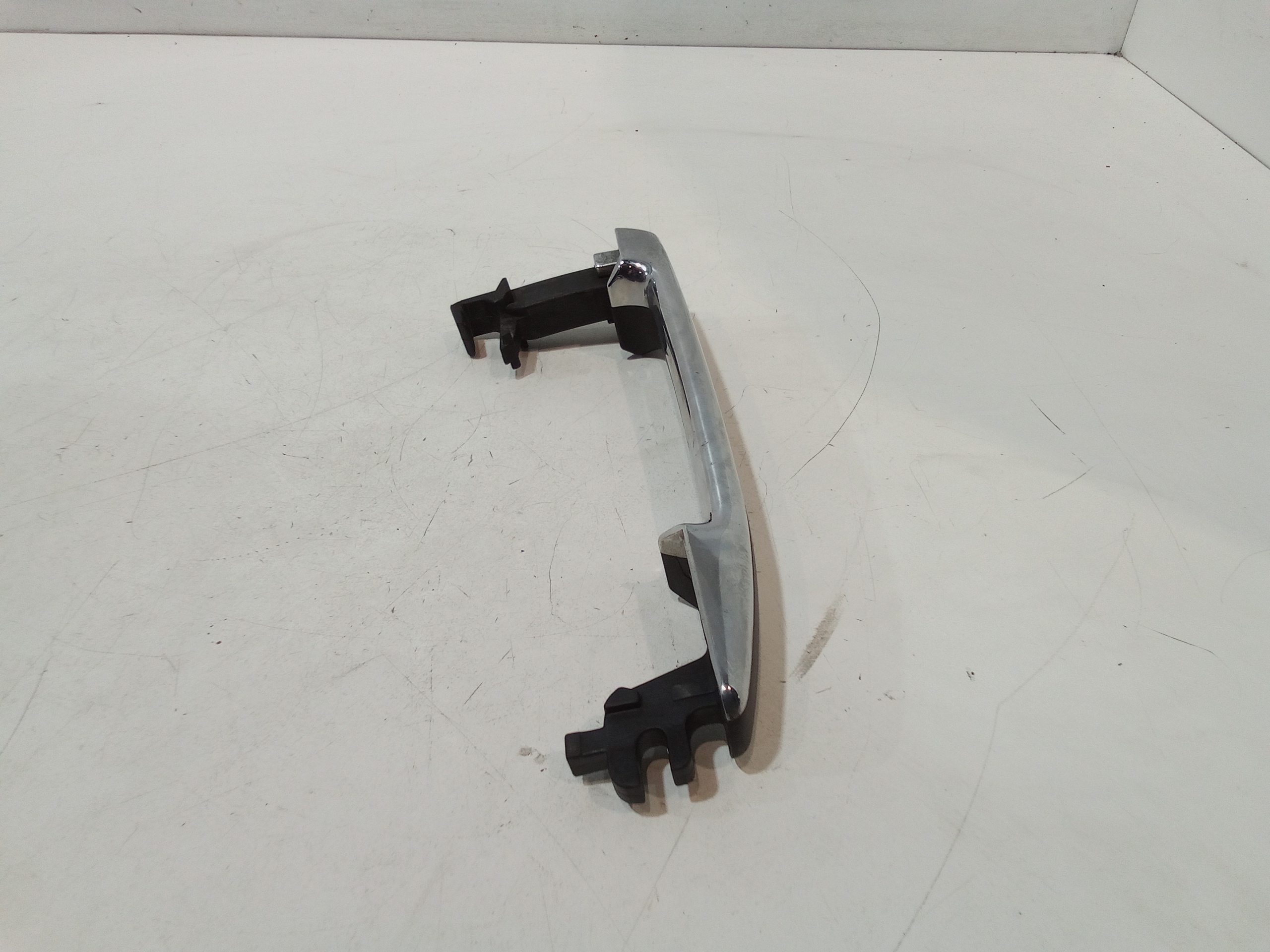 Maniglia esterna Anteriore Sinistra per Mercedes Classe C Berlina W202 (1993 - 1997)