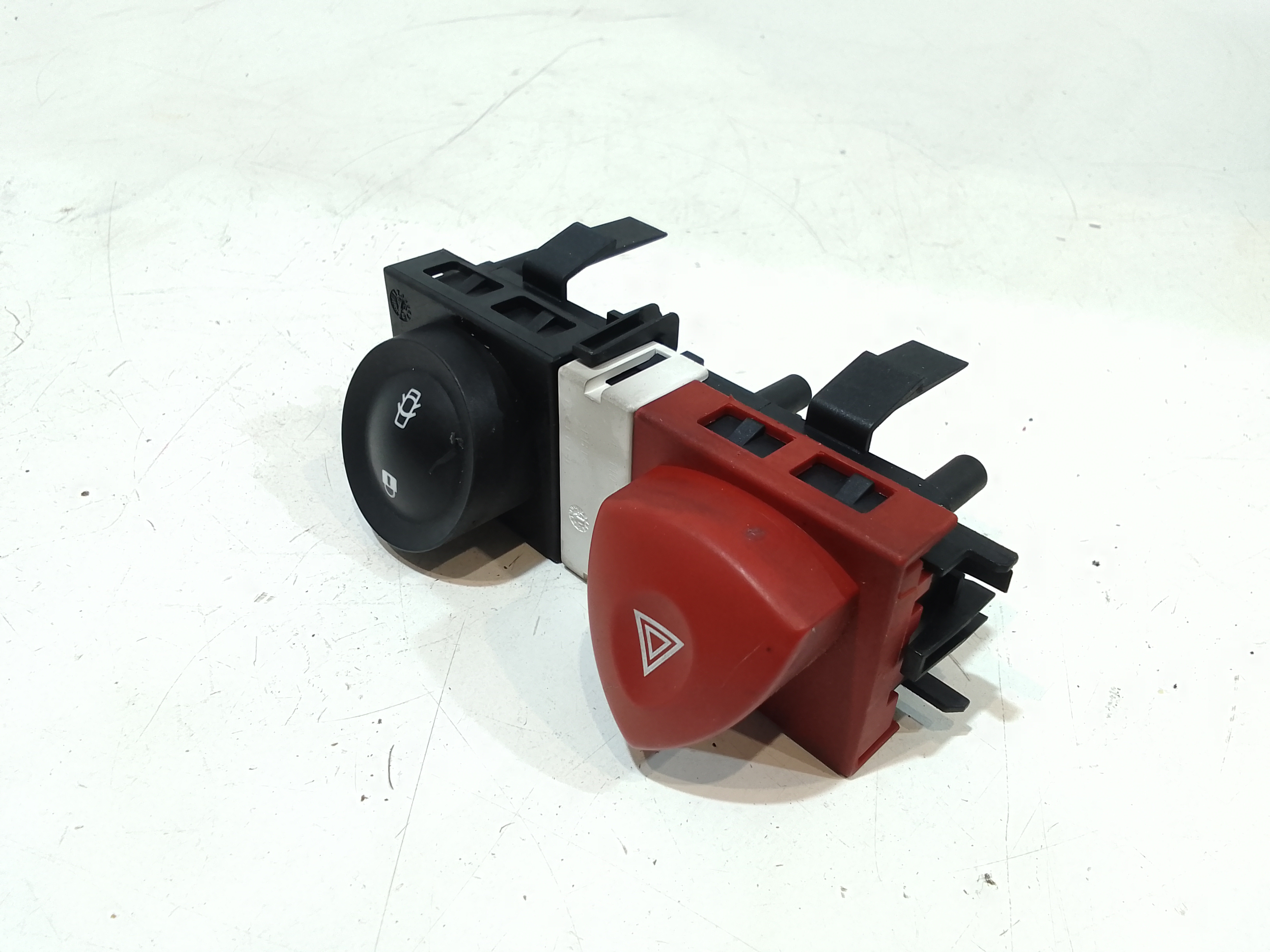 Pulsante luci di emergenza per Renault Megane Ll Serie (06>08) (2006 - 2008)