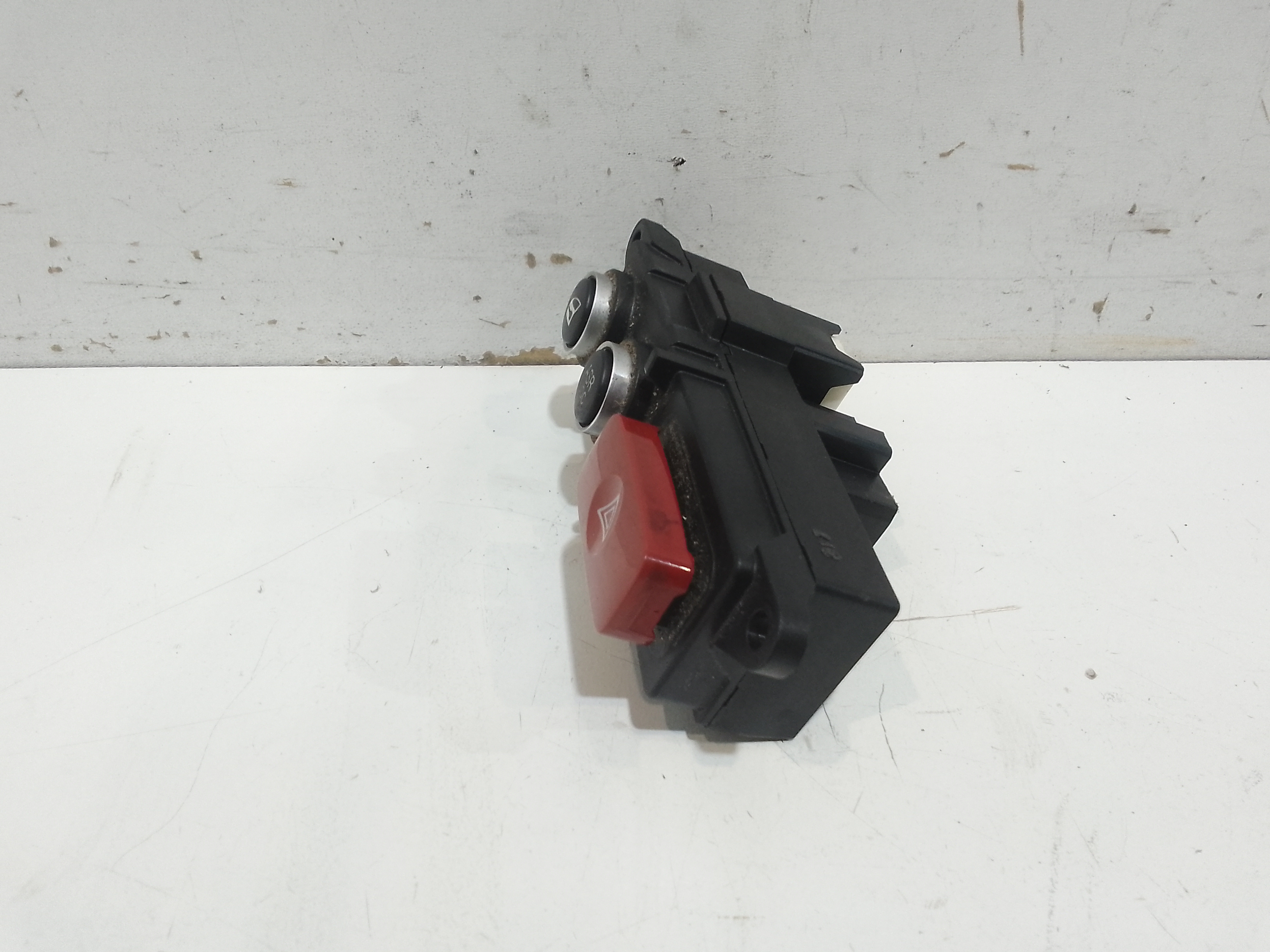 Pulsante luci di emergenza per Alfa Romeo 159 Sportwagon Serie (05>11) (2005 - 2011)