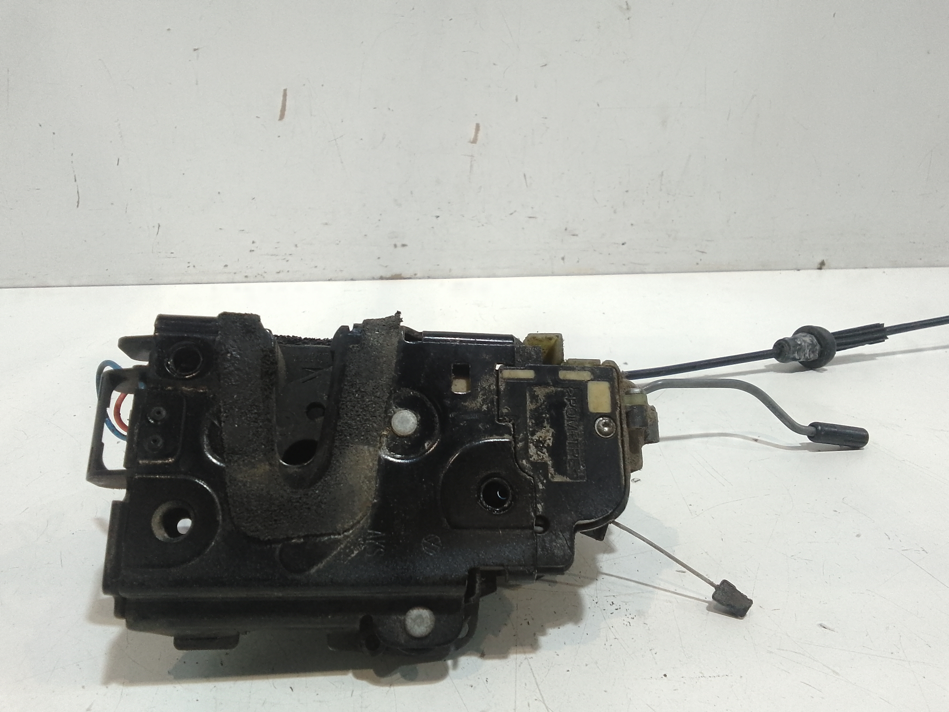 Serratura Anteriore Destra per Volkswagen Polo 4 Serie (2001 - 2009)