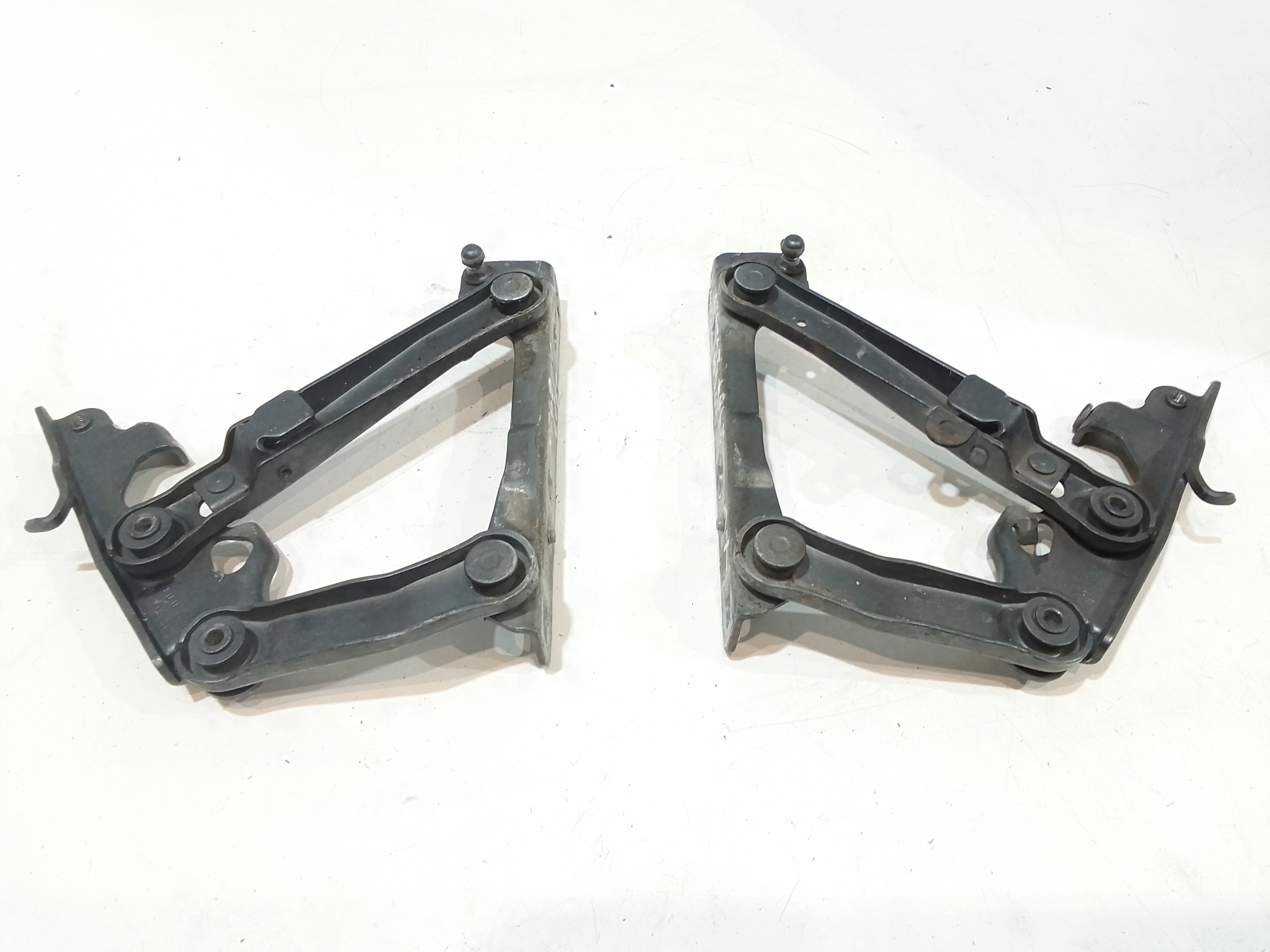 Cerniere cofano anteriore dx e sx per Mercedes Classe E Berlina W211 (2002 - 2007)