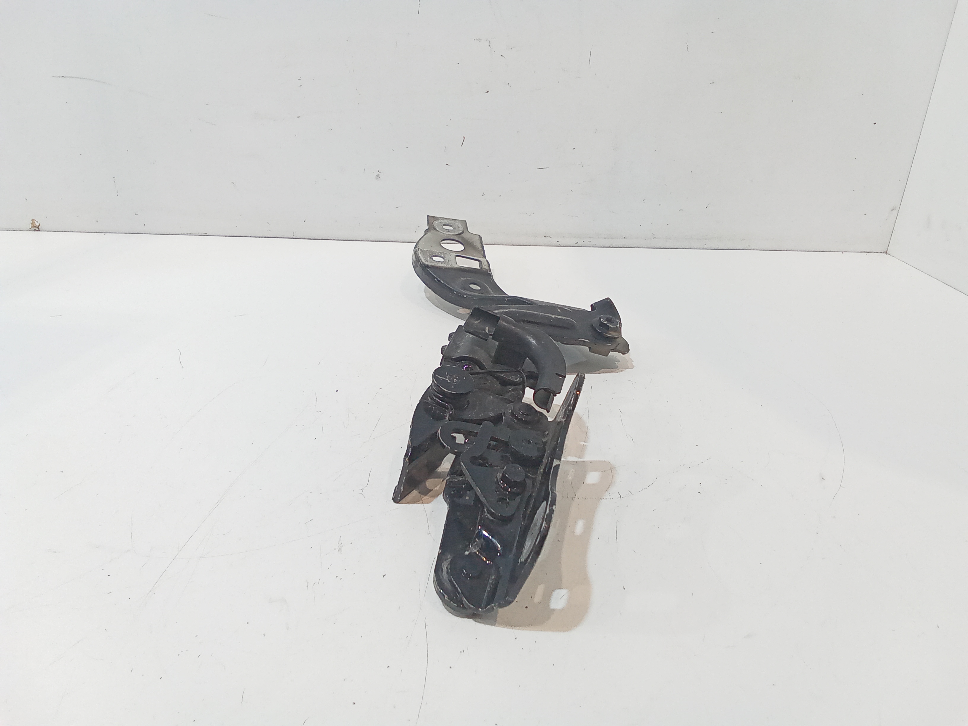 Cerniera cofano anteriore SX per Mercedes Classe A Serie (w177) (18>) (2018 - In produzione)