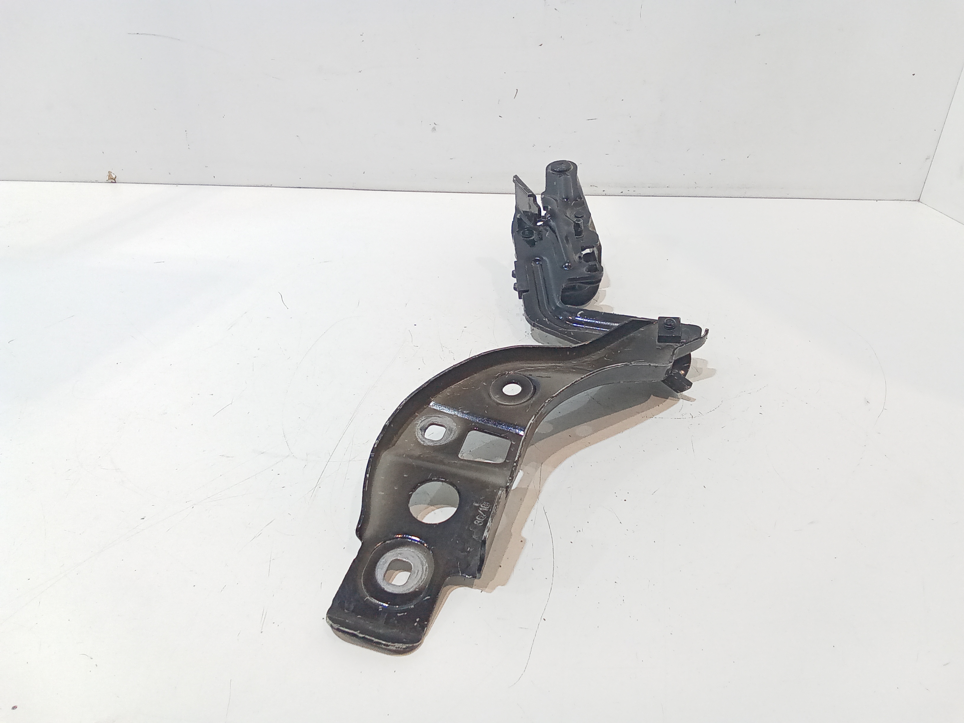 Cerniera cofano anteriore SX per Mercedes Classe A Serie (w177) (18>) (2018 - In produzione)