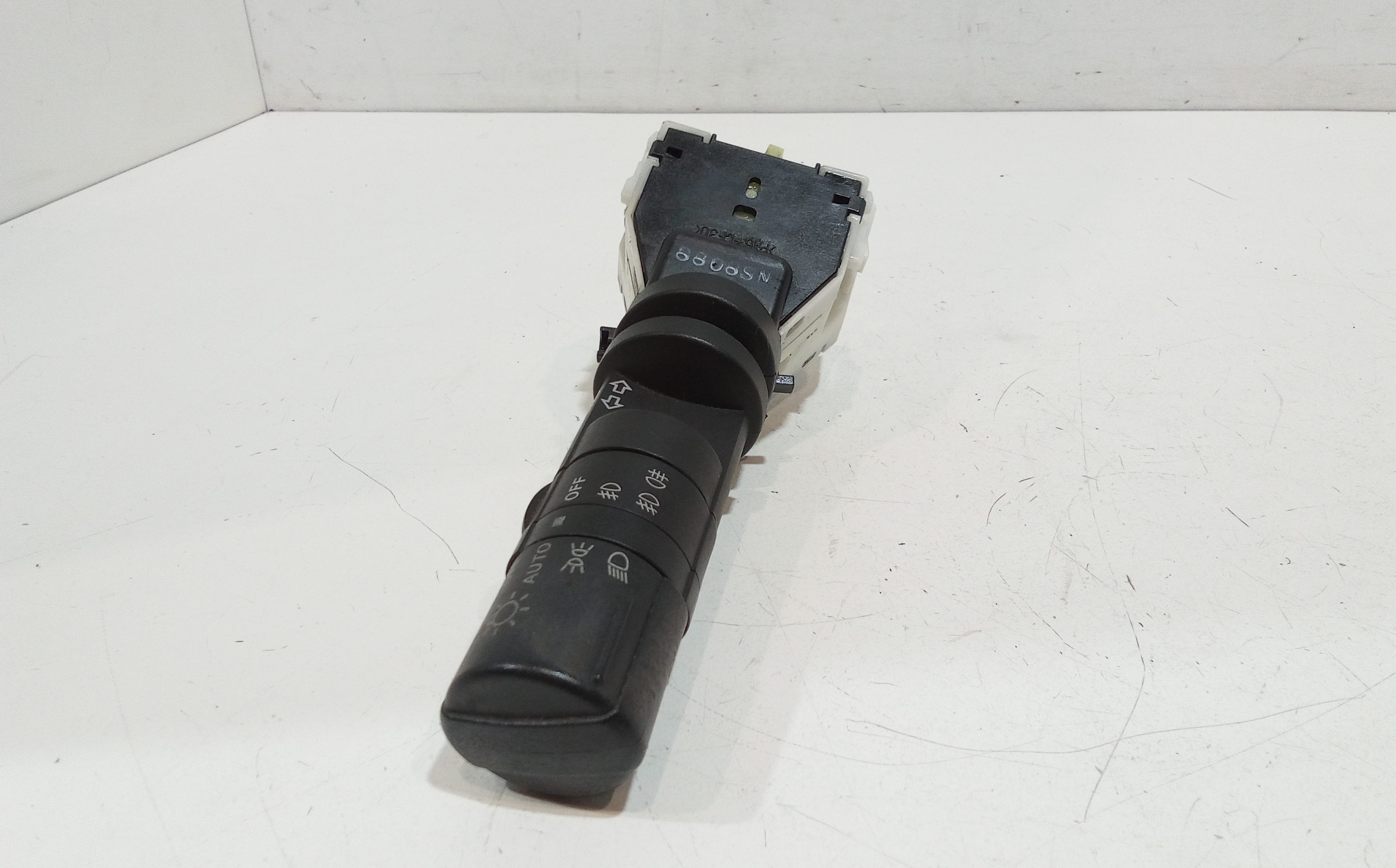 Devioluci sinistro per Nissan Qashqai 1 Serie (2006 - 2009)