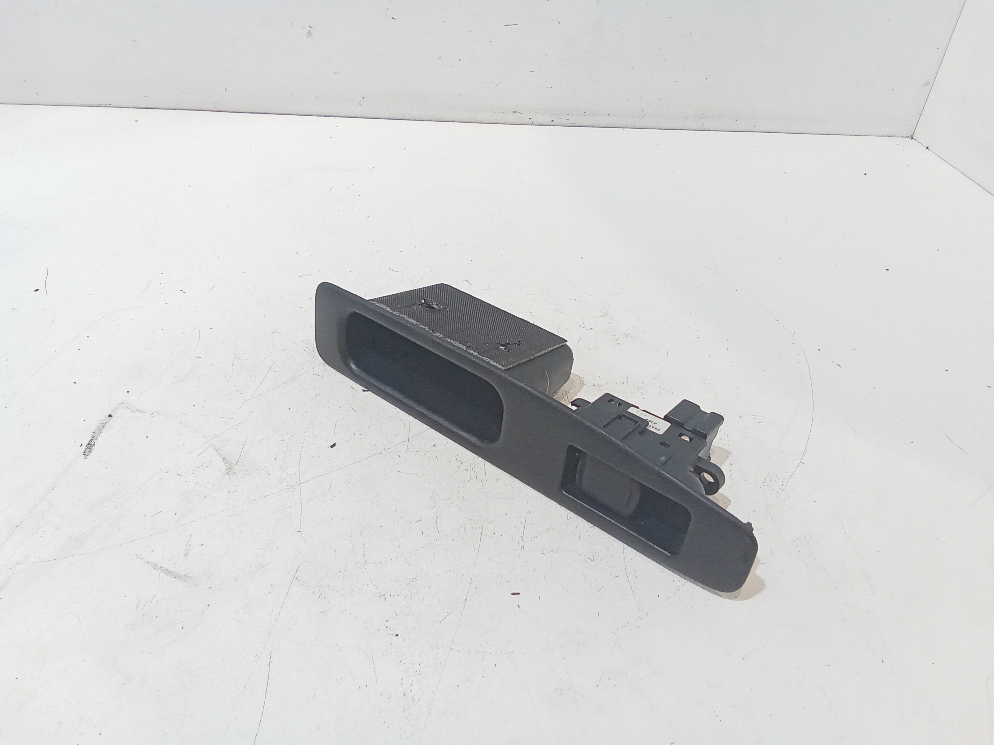 Pulsantiera Posteriore Destra per Nissan Qashqai 1 Serie (2006 - 2009)