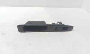 Pulsantiera Posteriore Destra per Nissan Qashqai 1 Serie (2006 - 2009)