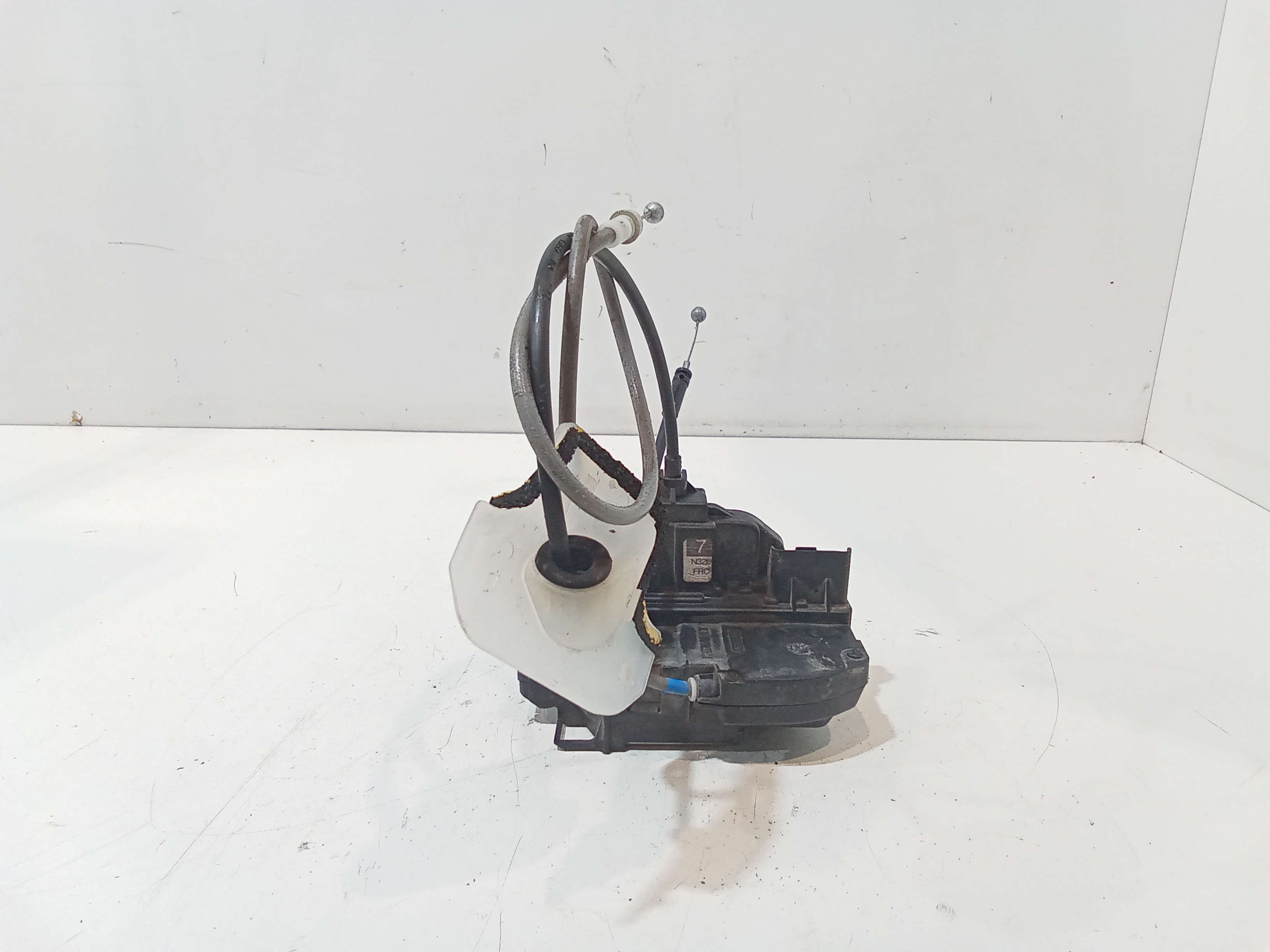 Attuatore serratura anteriore destro per Nissan Qashqai 1 Serie (2006 - 2009)