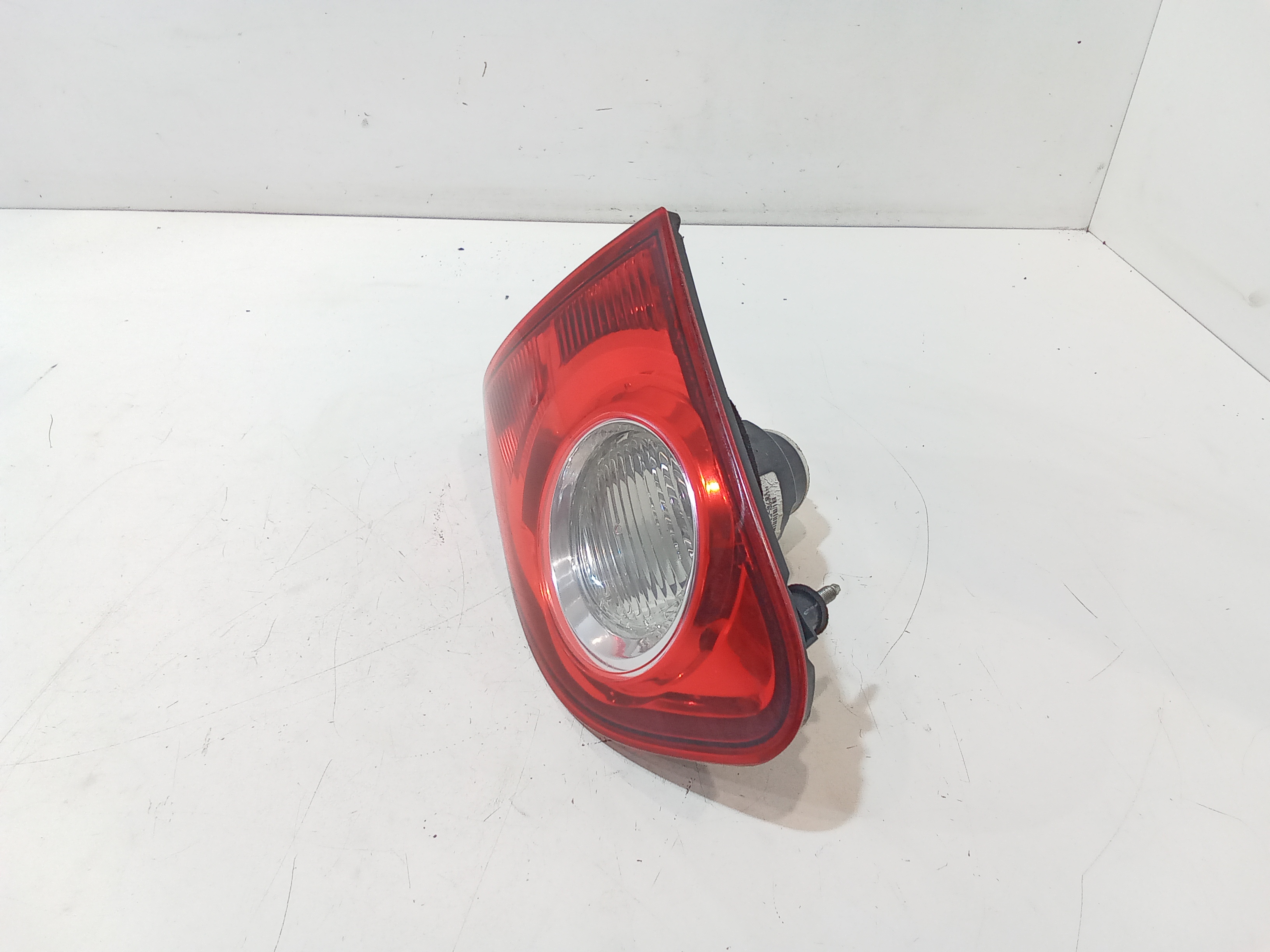 Stop Posteriore Destro Integrato nel Portello per Nissan Qashqai 1 Serie (2006 - 2009)