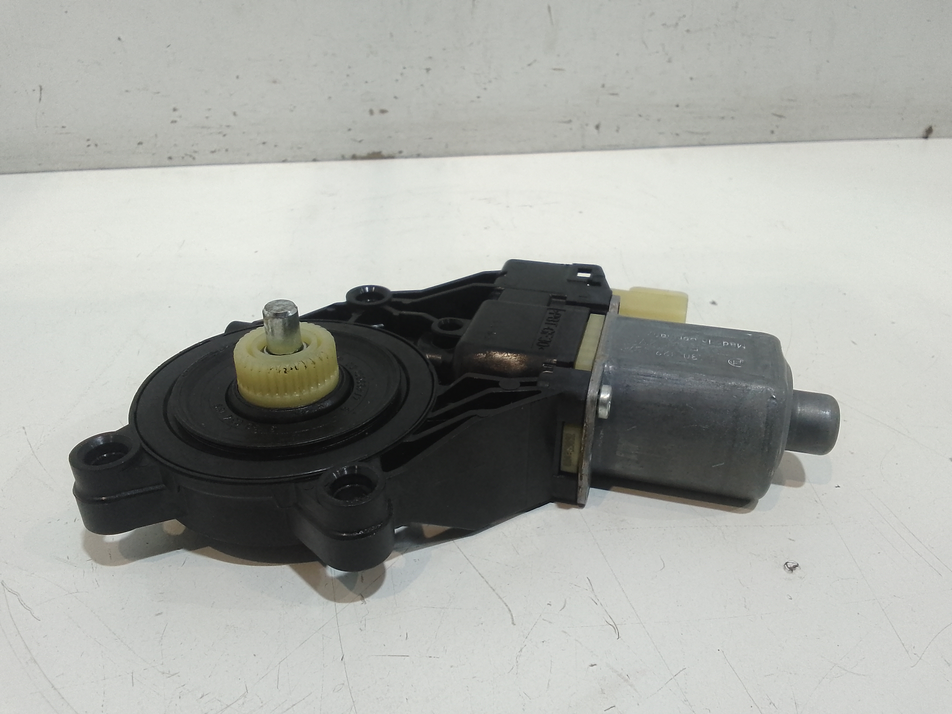 Motorino Alzavetro anteriore destra per Ford Fiesta 6 Serie (2008 - 2017)