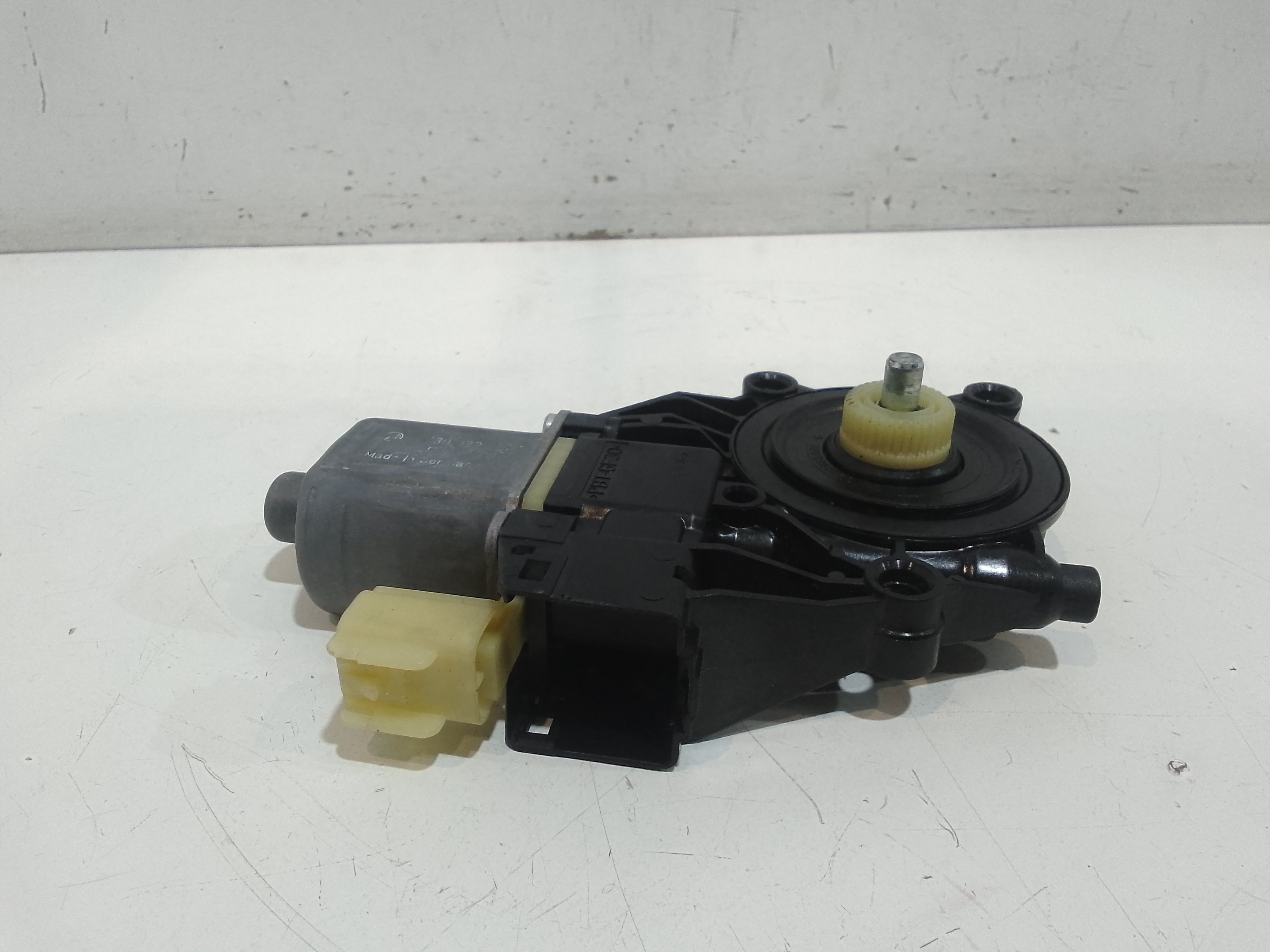 Motorino Alzavetro anteriore destra per Ford Fiesta 6 Serie (2008 - 2017)