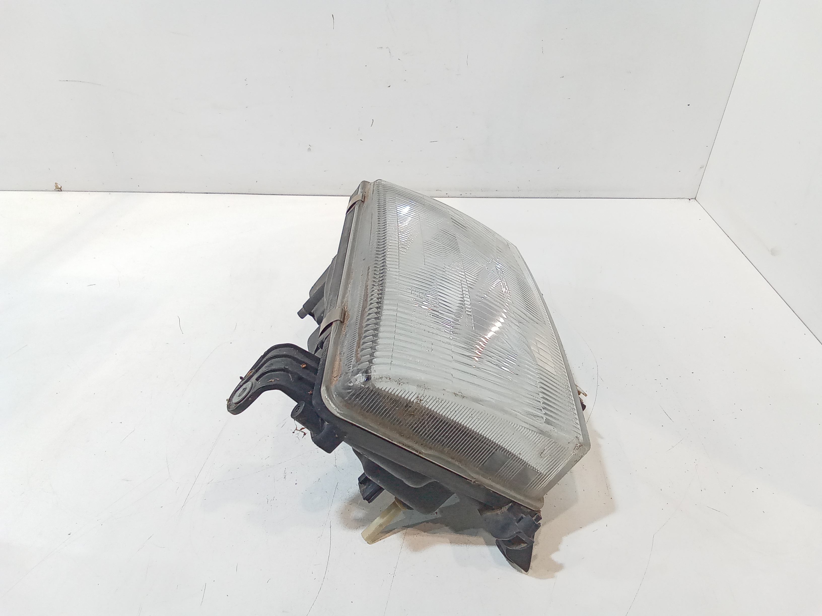 Faro anteriore Destro Passeggero per Subaru Forester 1 Serie (1997 - 2002)