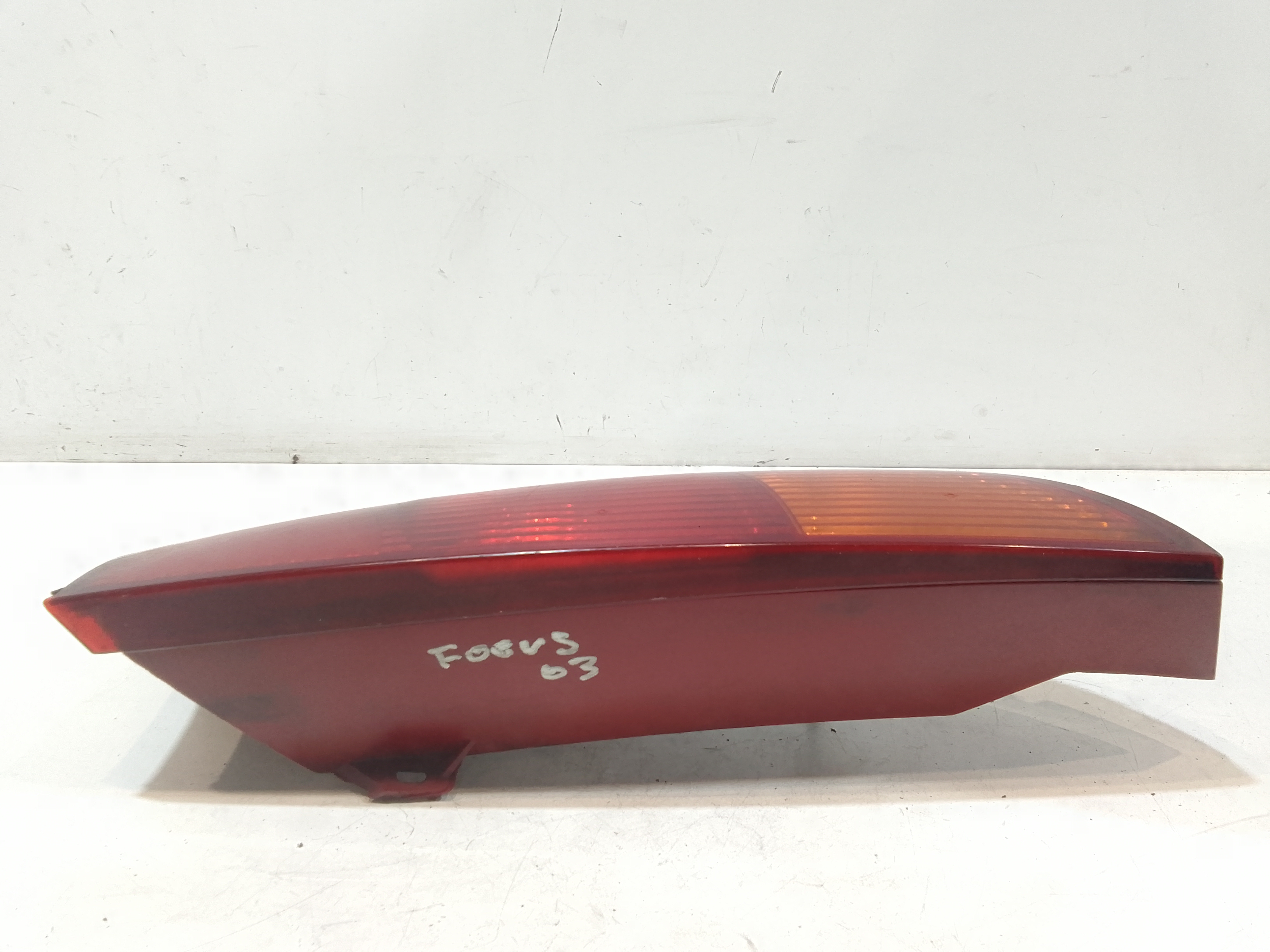 Stop fanale posteriore Destro Passeggero per Ford Focus Berlina 2 Serie (2001 - 2004)