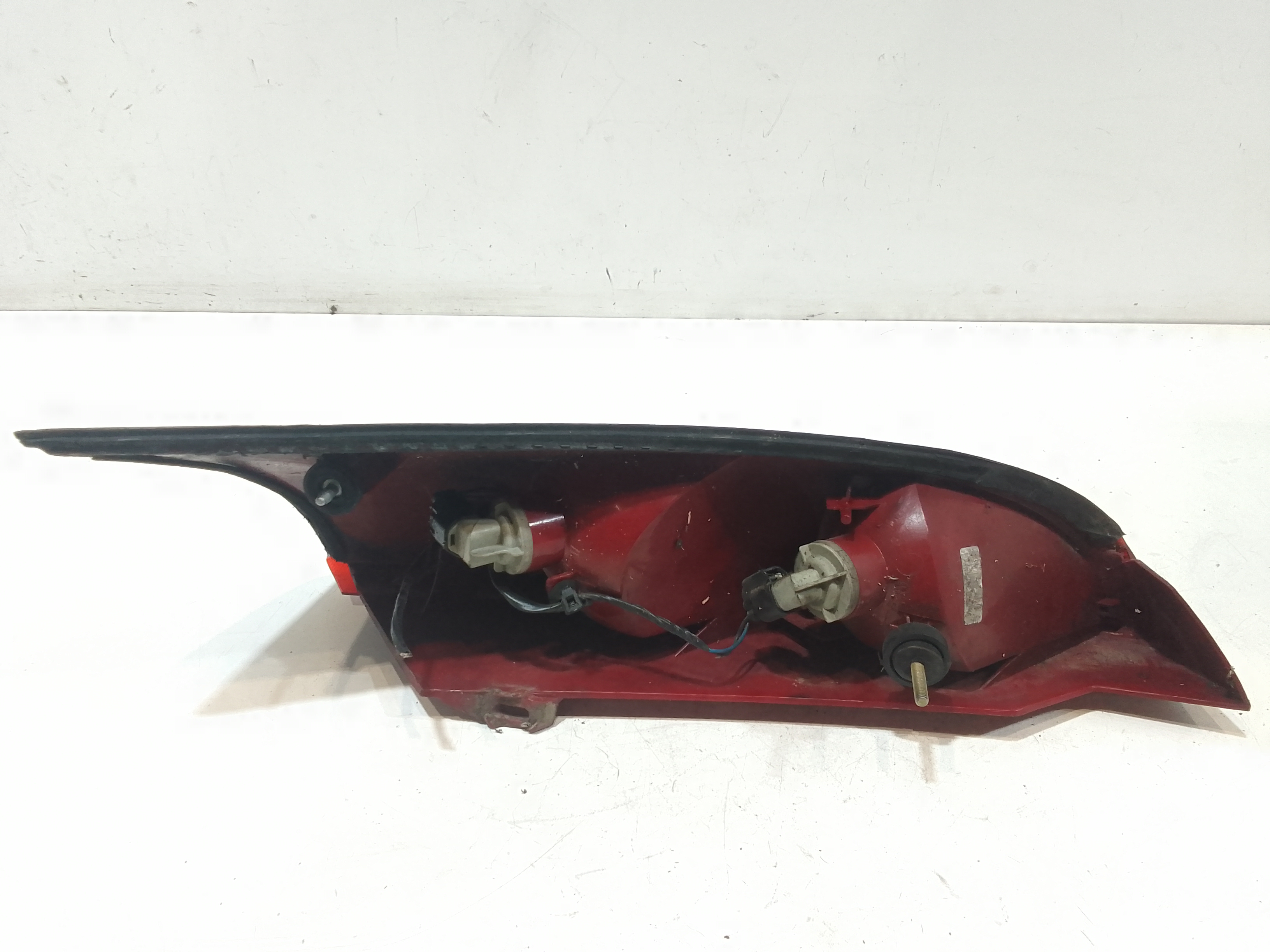 Stop fanale Posteriore sinistro lato Guida per Ford Focus Berlina 2 Serie (2001 - 2004)