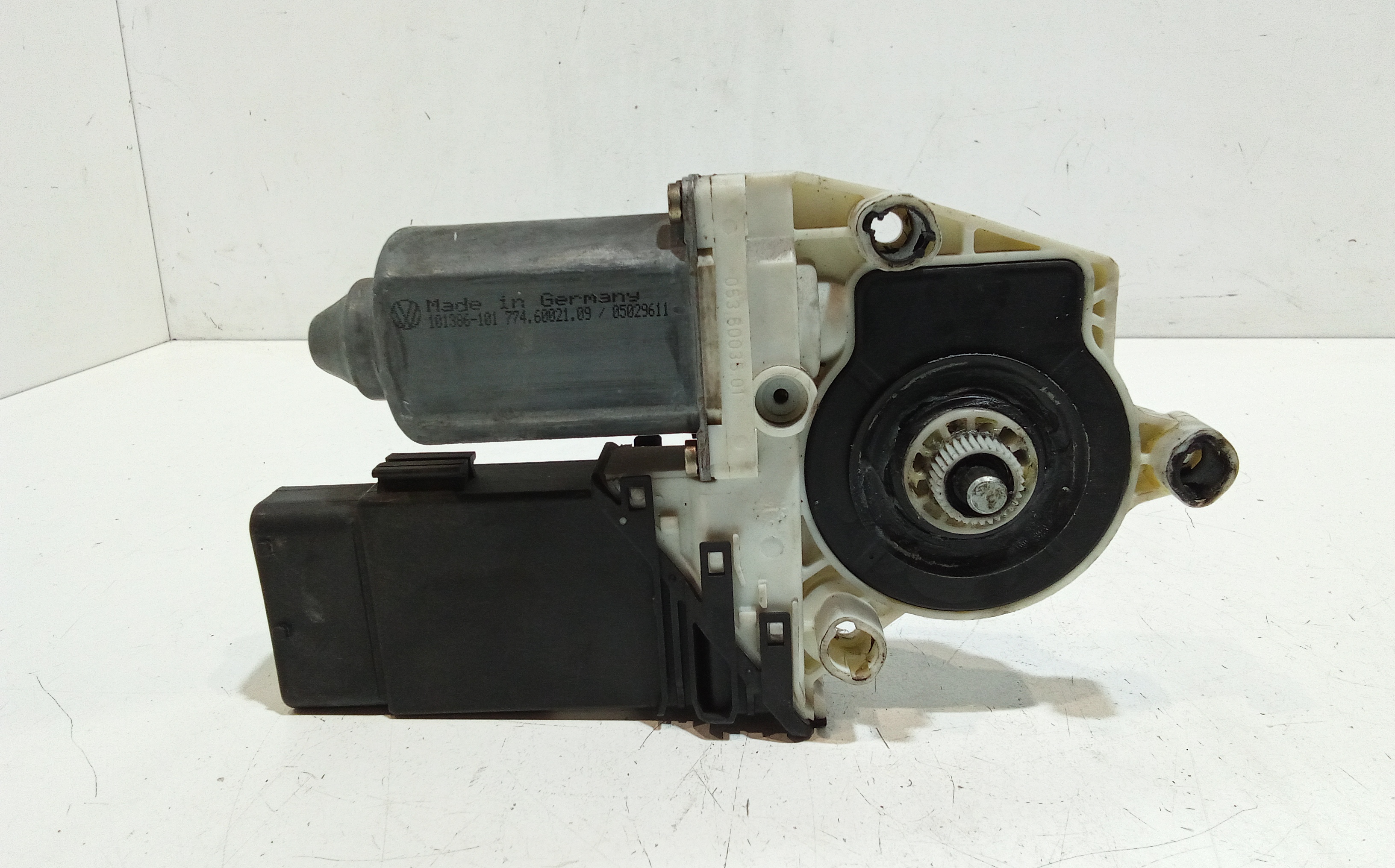 Motorino Alzavetro anteriore destra per Volkswagen Bora Berlina (1998 - 2005)