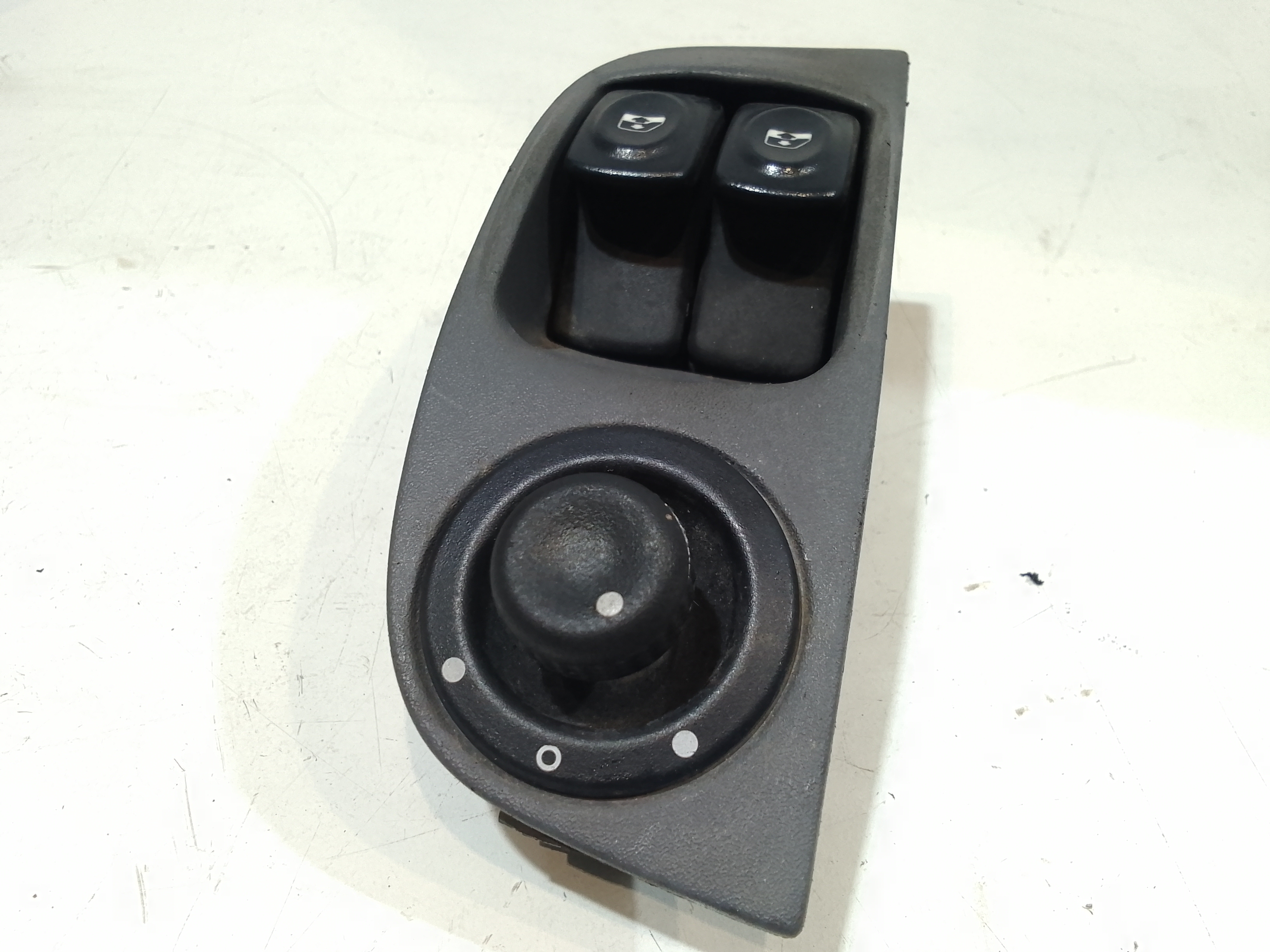 Pulsantiera anteriore sinistra Guida per Renault Megane L Serie (99>02) (1999 - 2002)