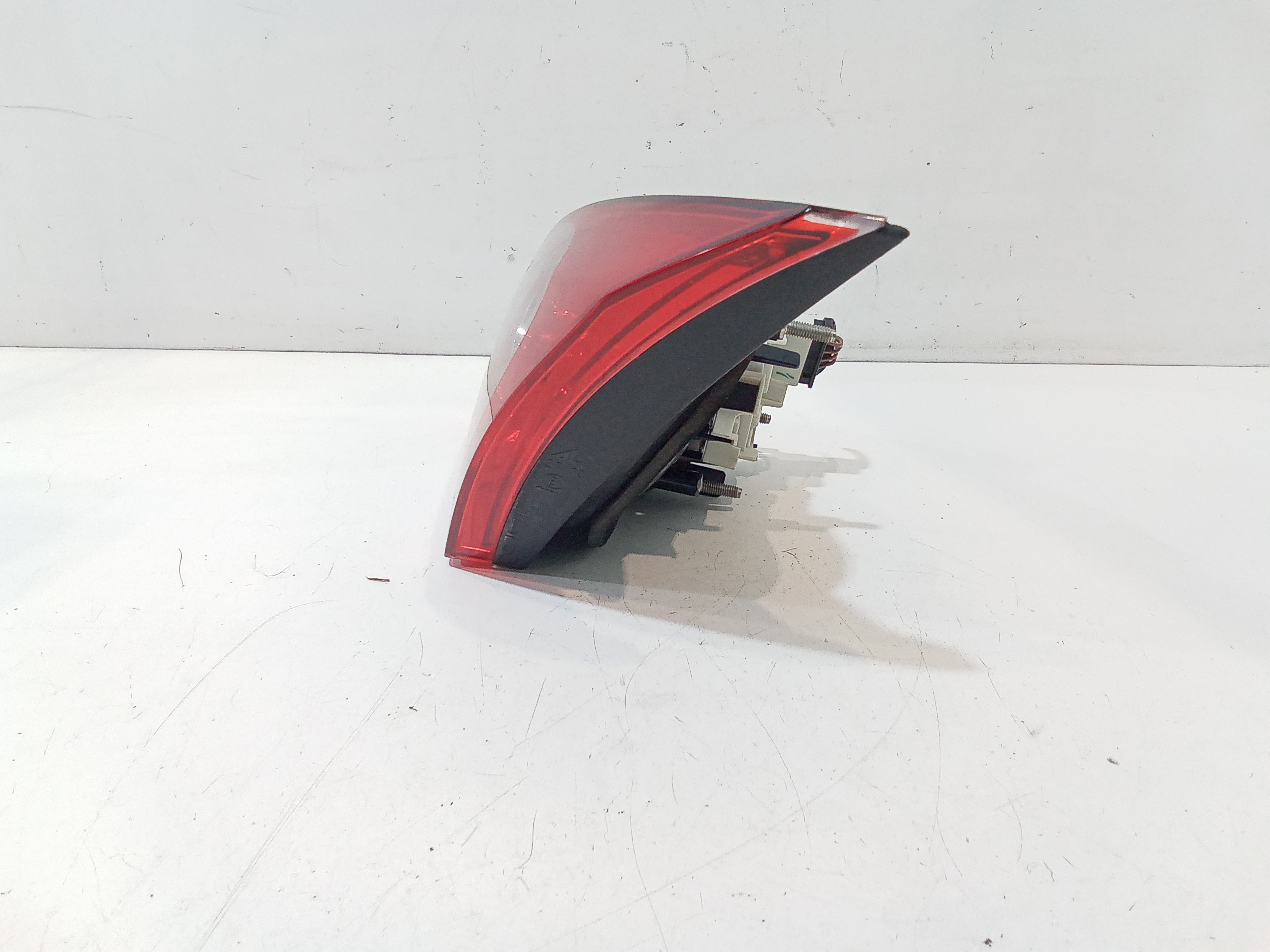 Stop posteriore sinistro a led integrato nel portello per Volkswagen Passat CC (2008 - 2012)