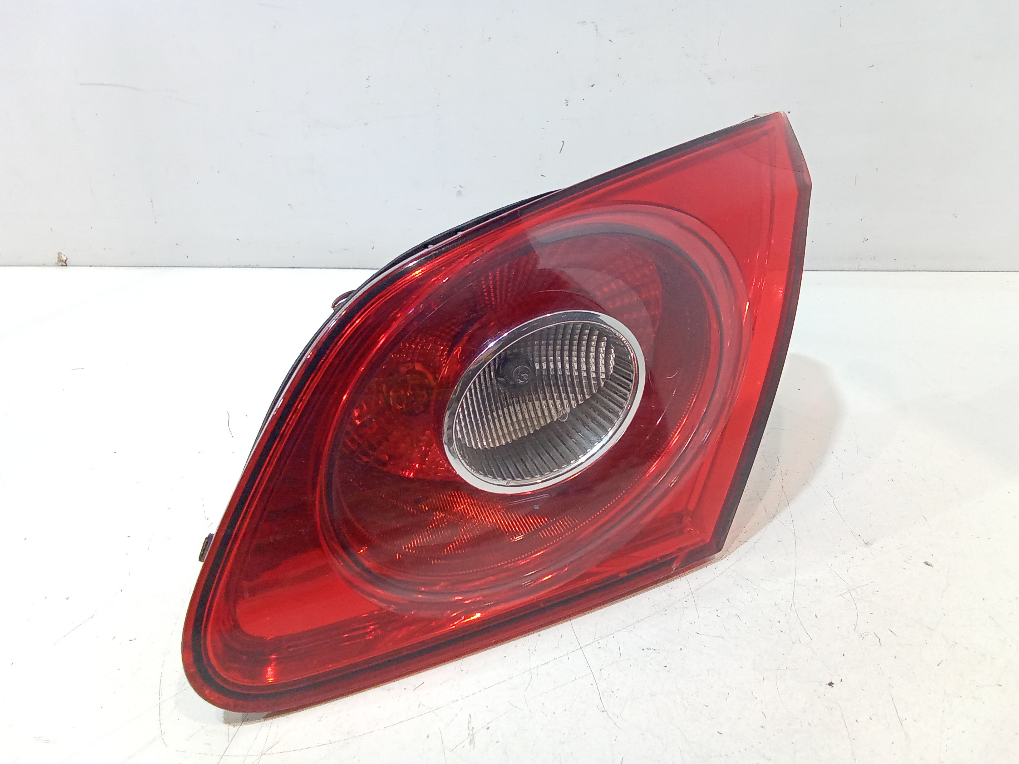 Stop posteriore sinistro a led integrato nel portello per Volkswagen Passat CC (2008 - 2012)