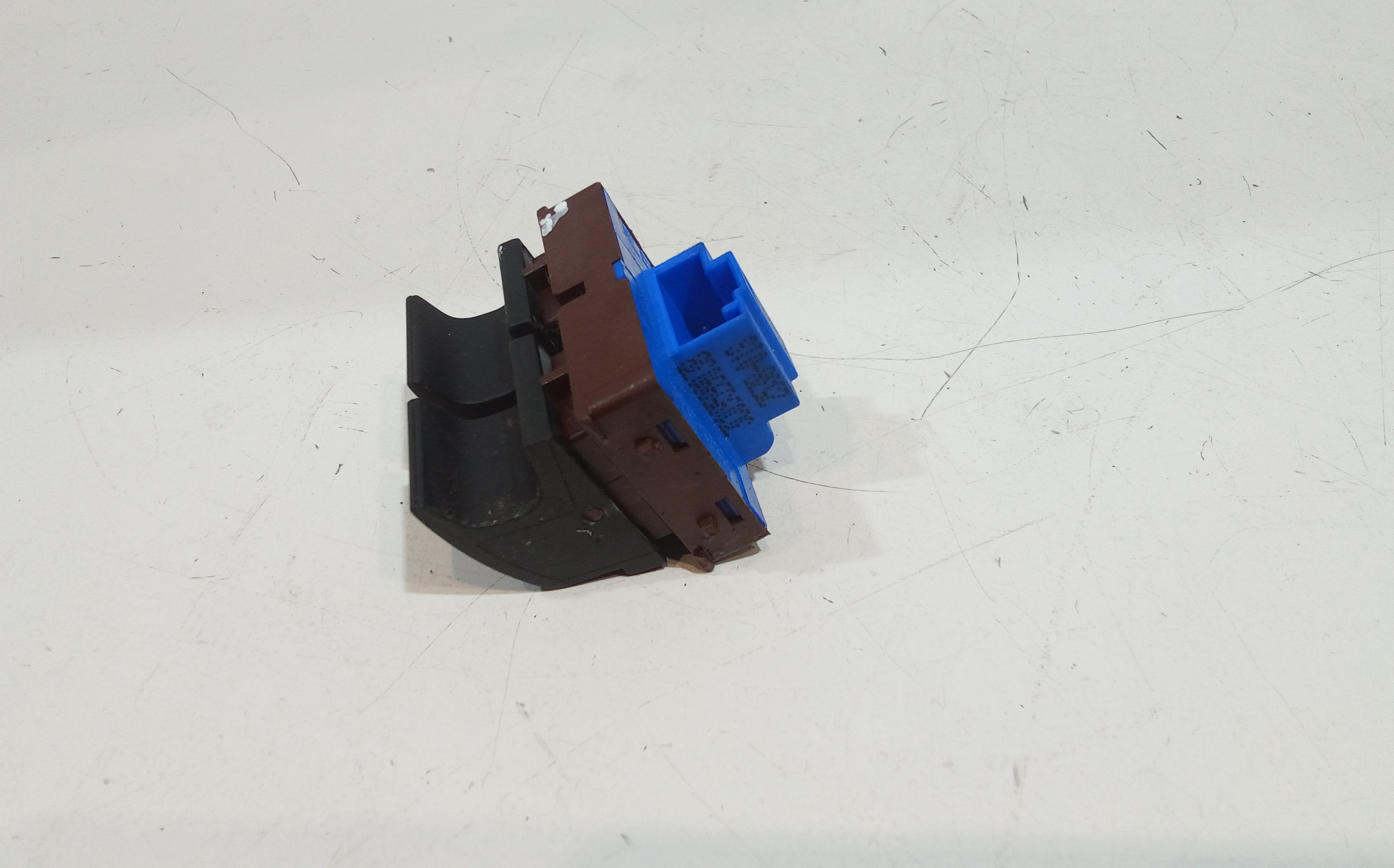 Pulsante apertura sportellino carburante per Volkswagen Passat CC (2008 - 2012)