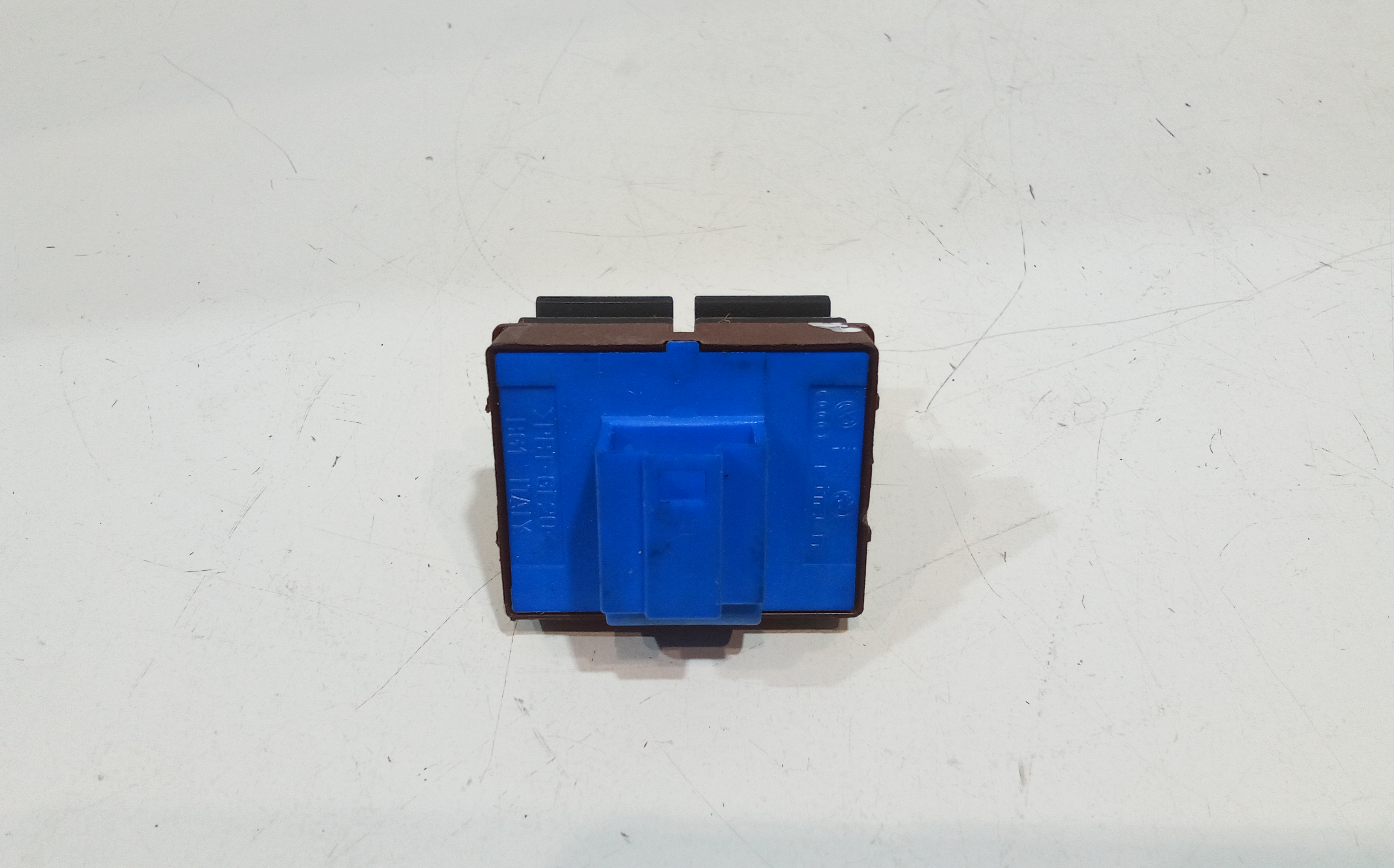 Pulsante apertura sportellino carburante per Volkswagen Passat CC (2008 - 2012)