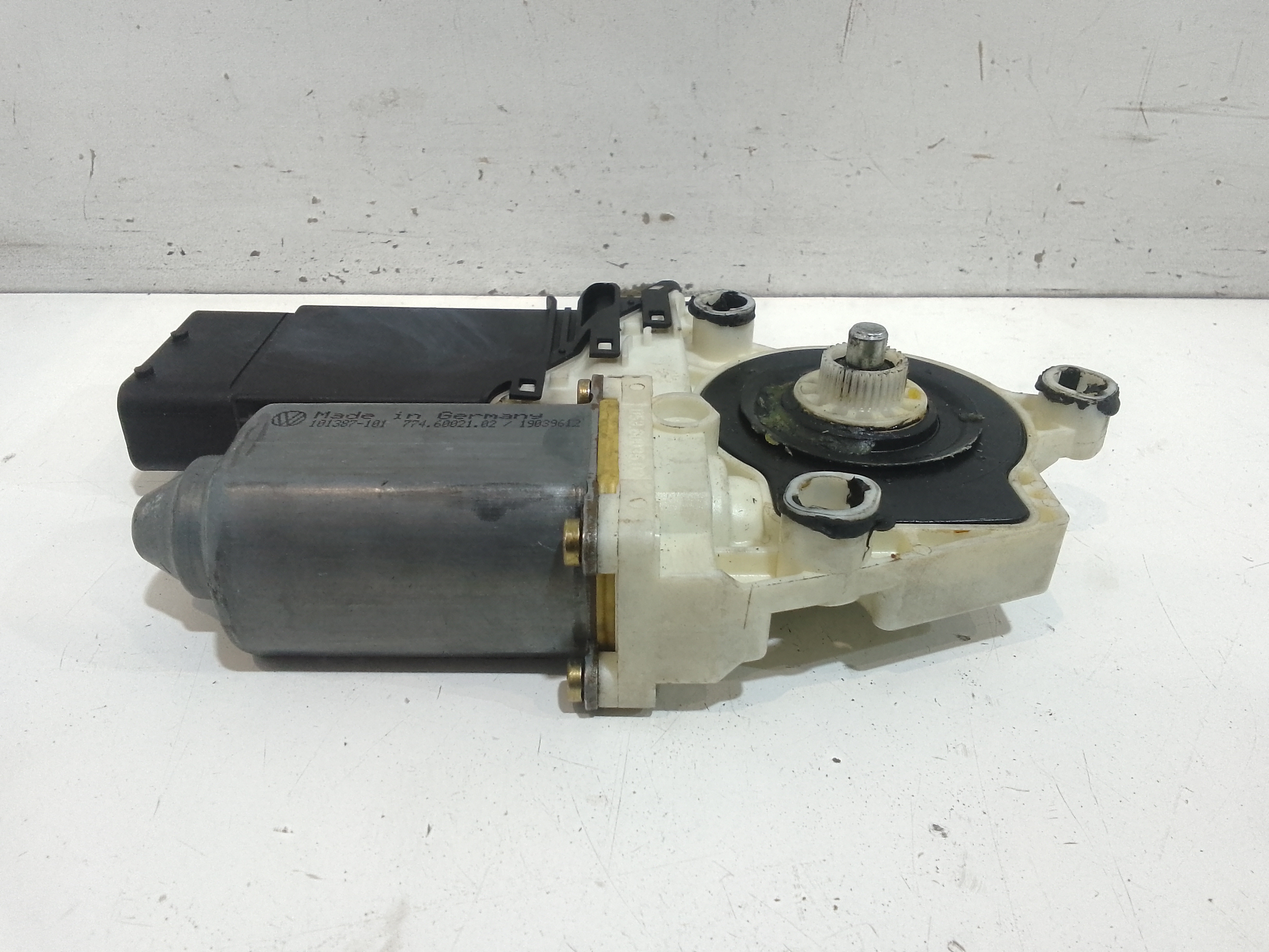 Motorino Alzavetro anteriore Sinistro per Volkswagen Golf 4 Berlina (97>03) (1997 - 2003)