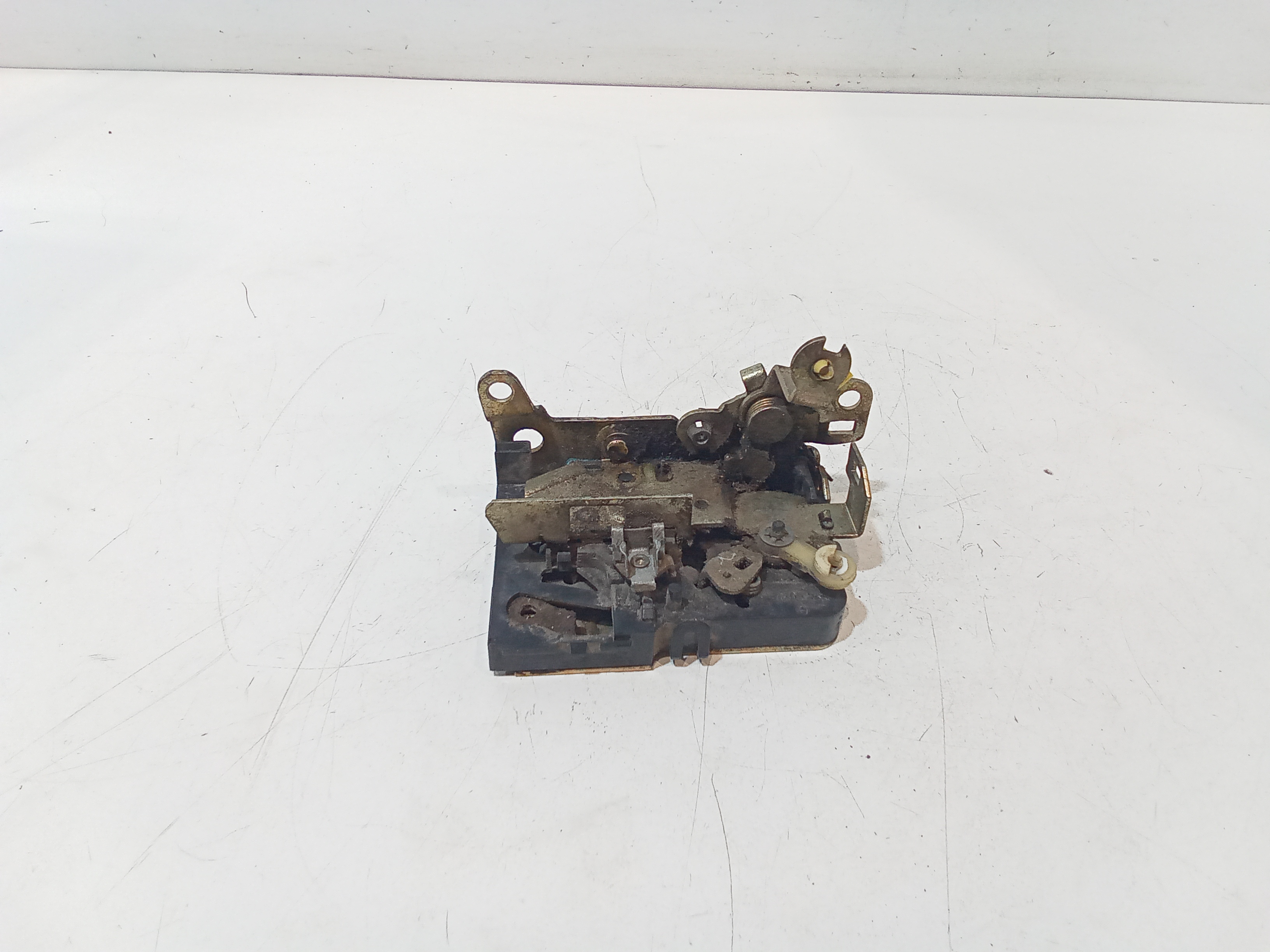 Serratura Anteriore Sinistra per Iveco Daily 3 Serie (1999 - 2006)