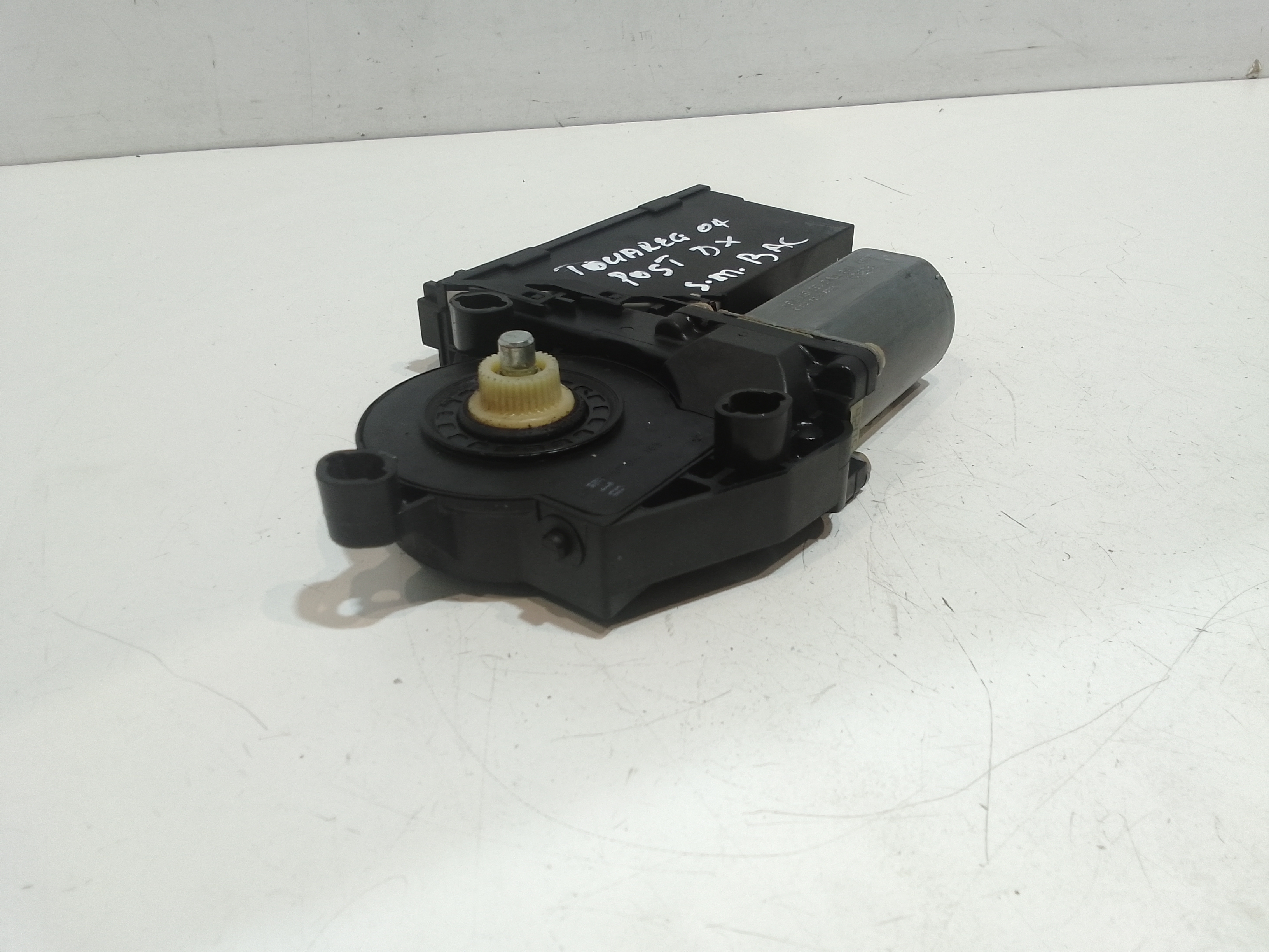 Motorino Alzavetro posteriore destra per Volkswagen Touareg 1 Serie (2002 - 2006)