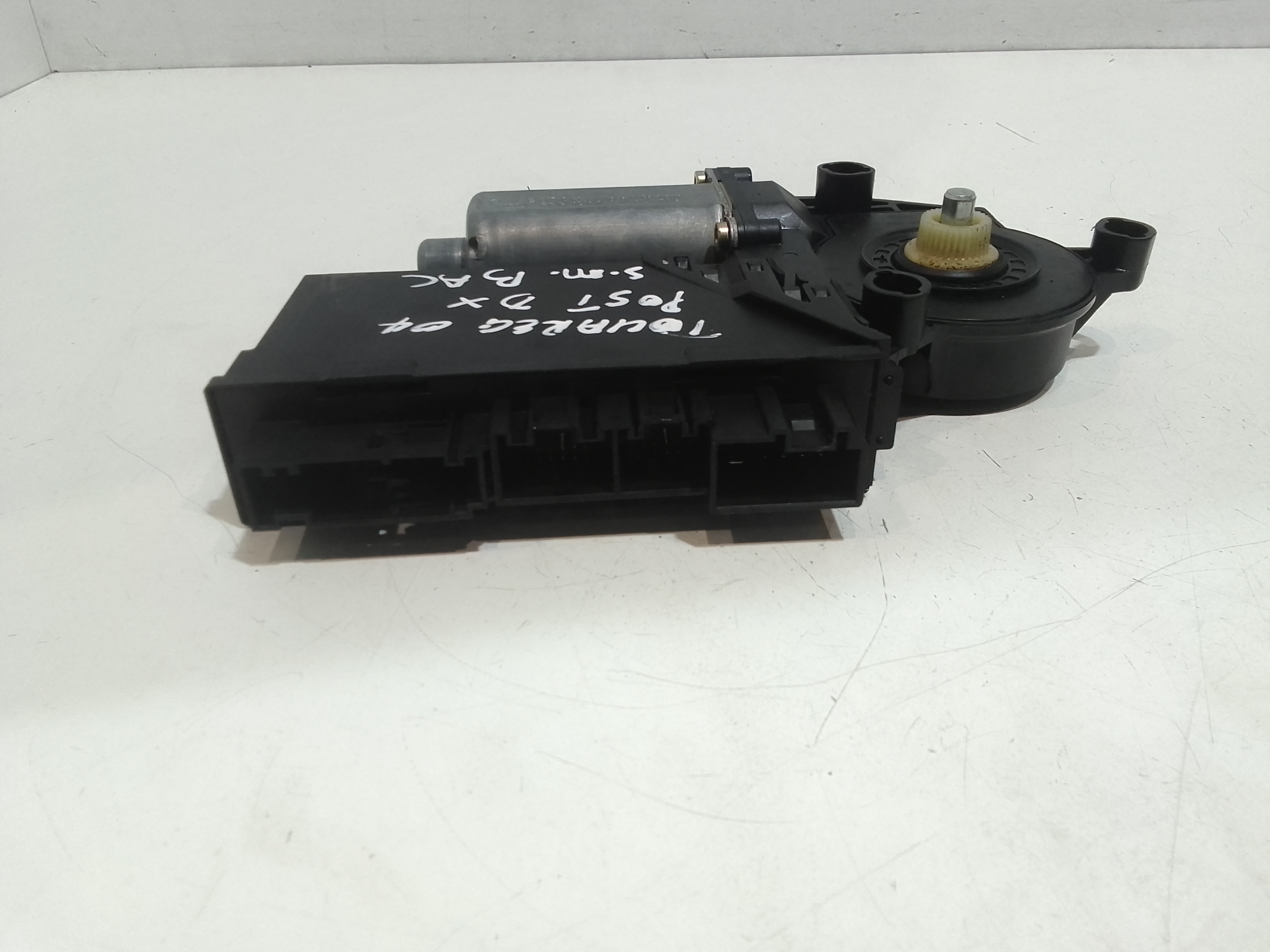 Motorino Alzavetro posteriore destra per Volkswagen Touareg 1 Serie (2002 - 2006)