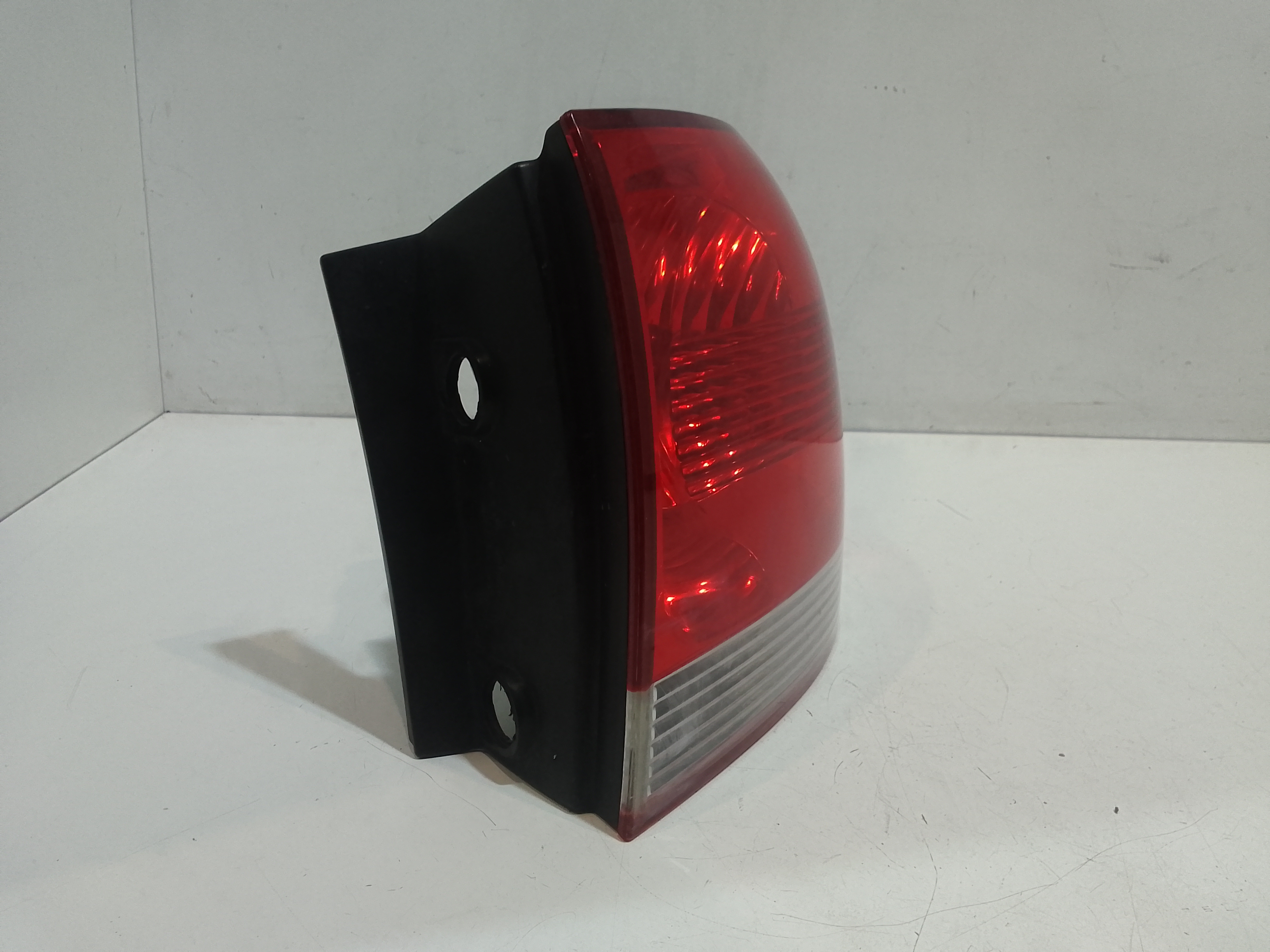 Stop fanale Posteriore sinistro lato Guida per Volkswagen Touareg 1 Serie (2002 - 2006)