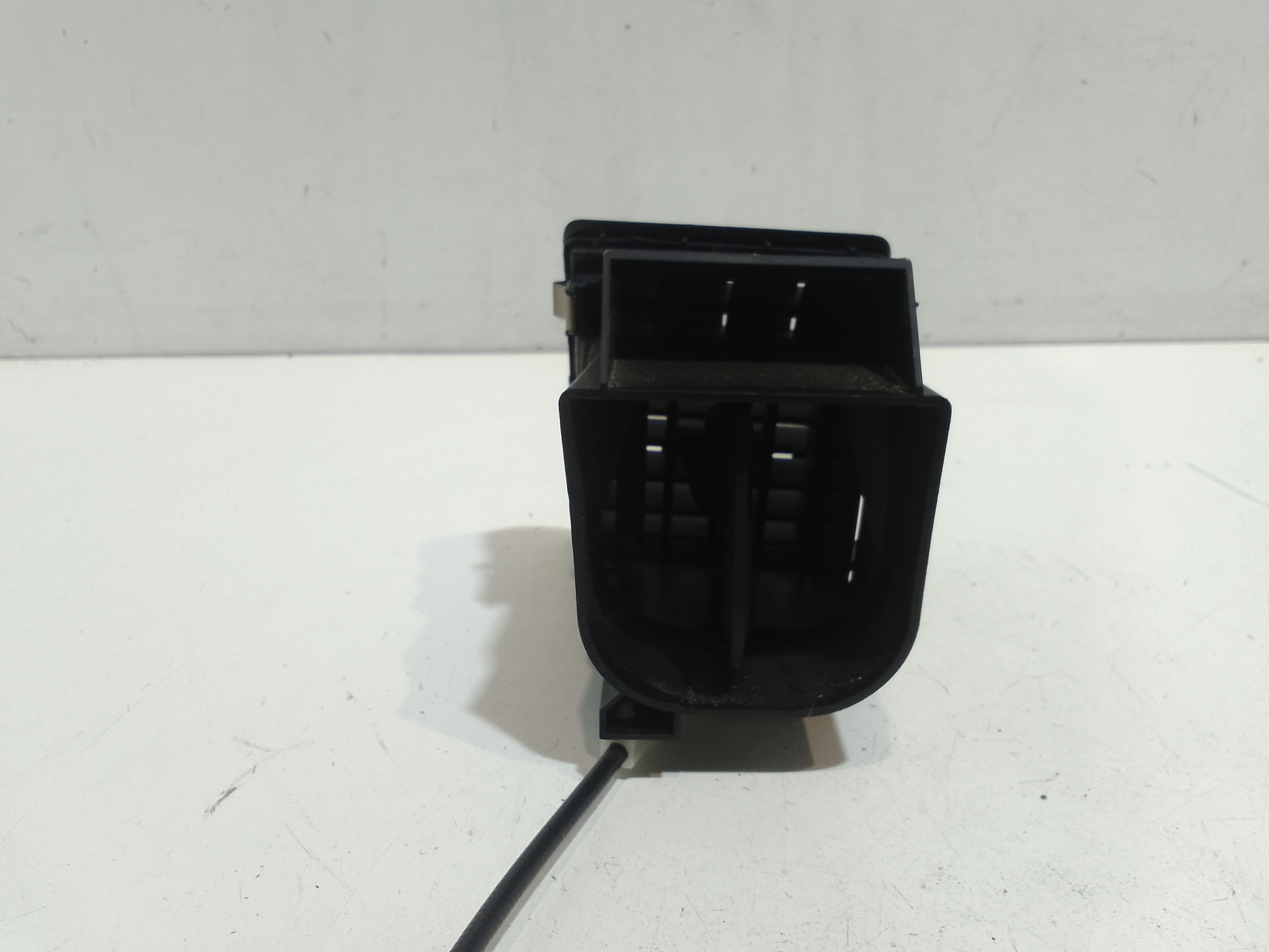 Bocchetta aria cruscotto lato guida per Volkswagen Touareg 1 Serie (2002 - 2006)