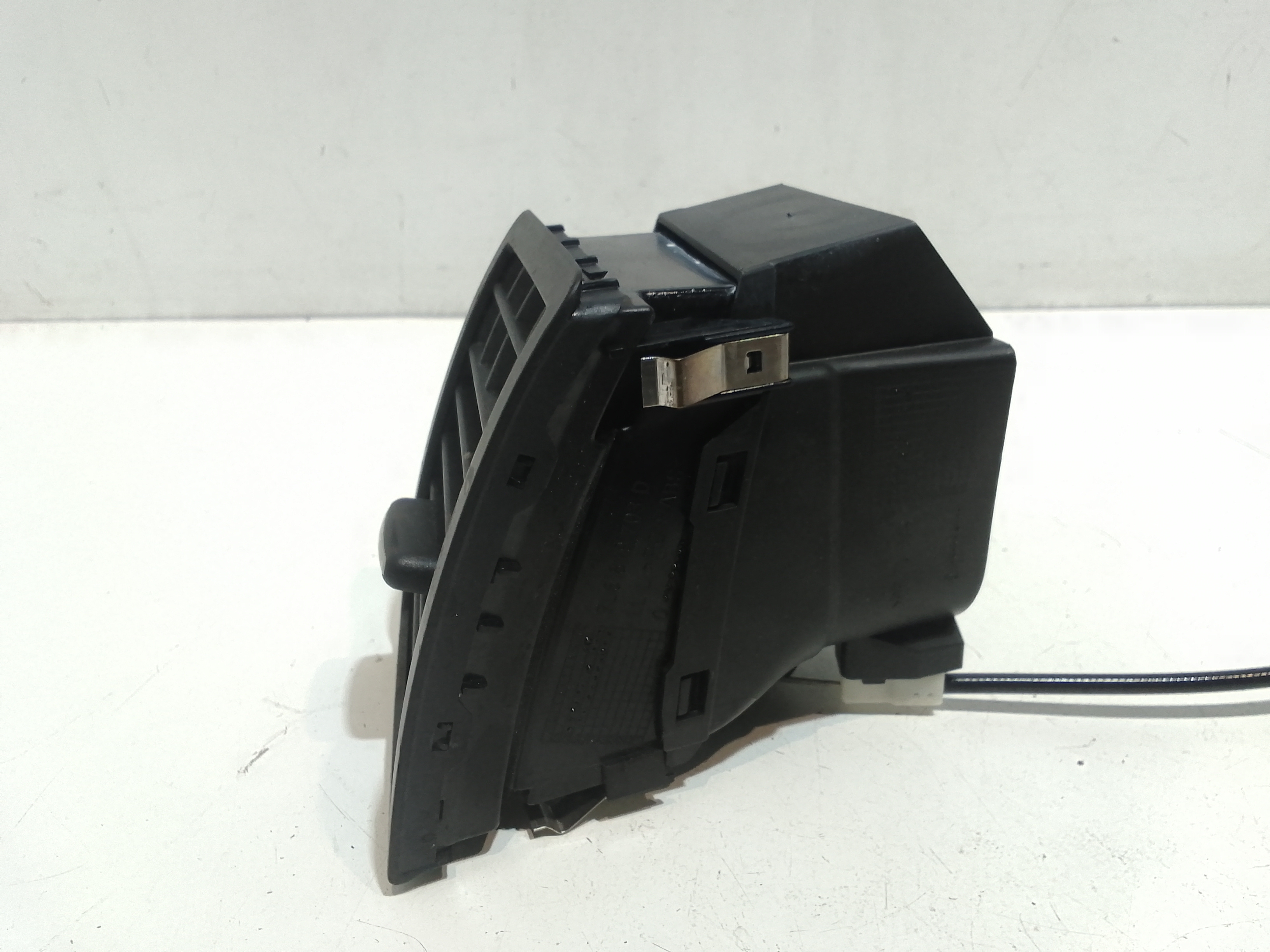 Bocchetta aria cruscotto lato guida per Volkswagen Touareg 1 Serie (2002 - 2006)