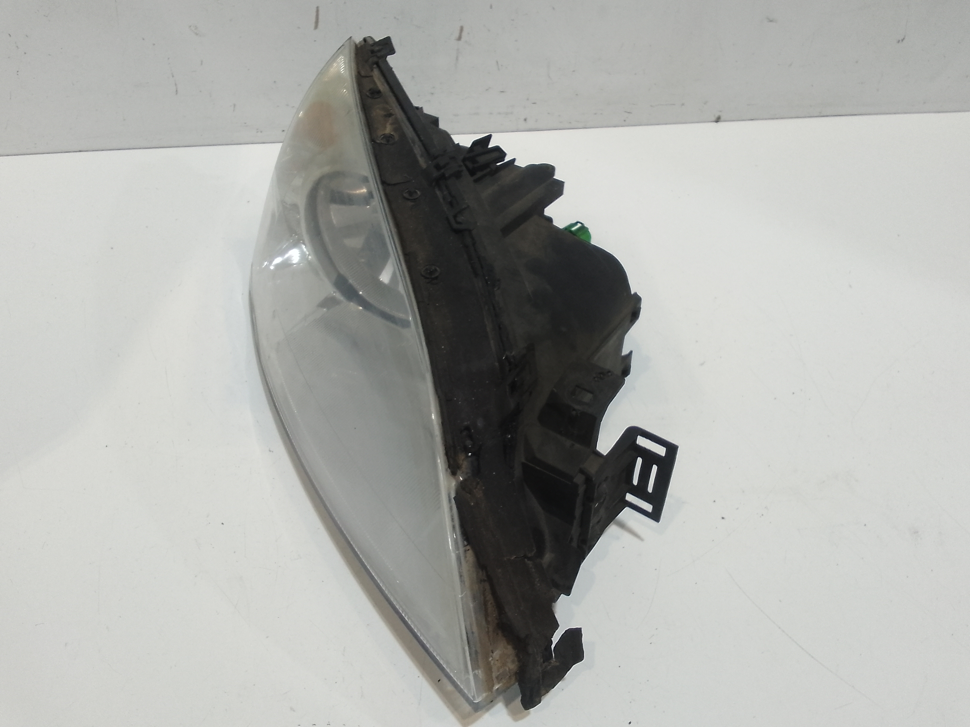 Faro anteriore Destro Passeggero per Ford Mondeo Berlina 3 Serie (2000 - 2003)