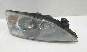 Faro anteriore Destro Passeggero per Ford Mondeo Berlina 3 Serie (2000 - 2003)