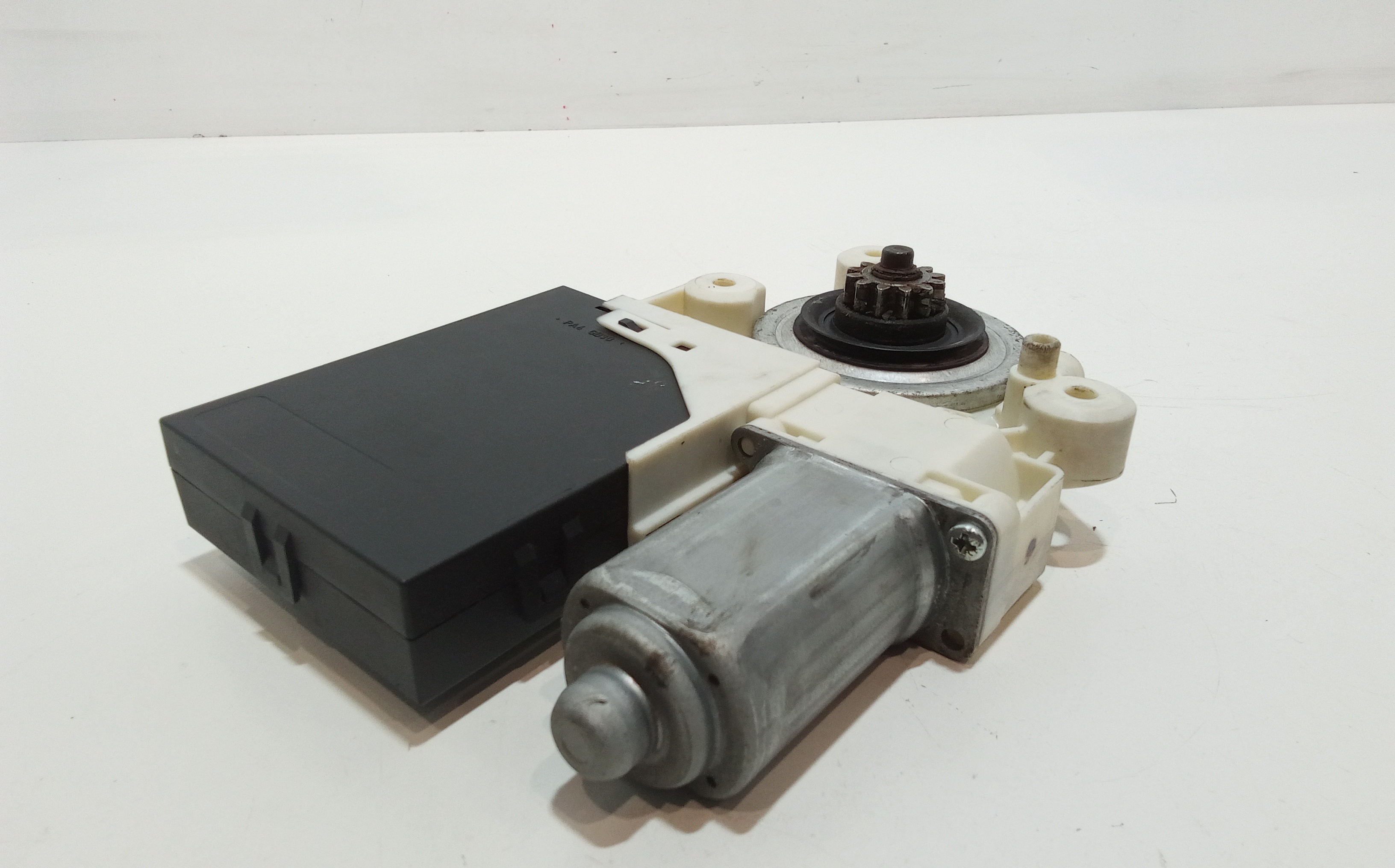 Motorino Alzavetro anteriore Sinistro per Volvo V50 1 Serie (2003 - 2007)