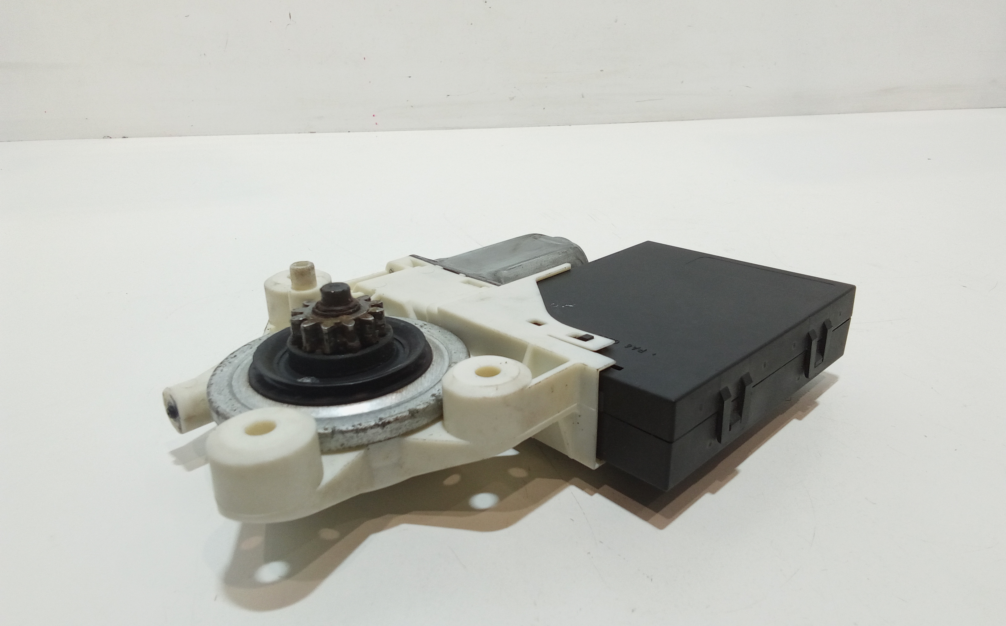 Motorino Alzavetro anteriore Sinistro per Volvo V50 1 Serie (2003 - 2007)