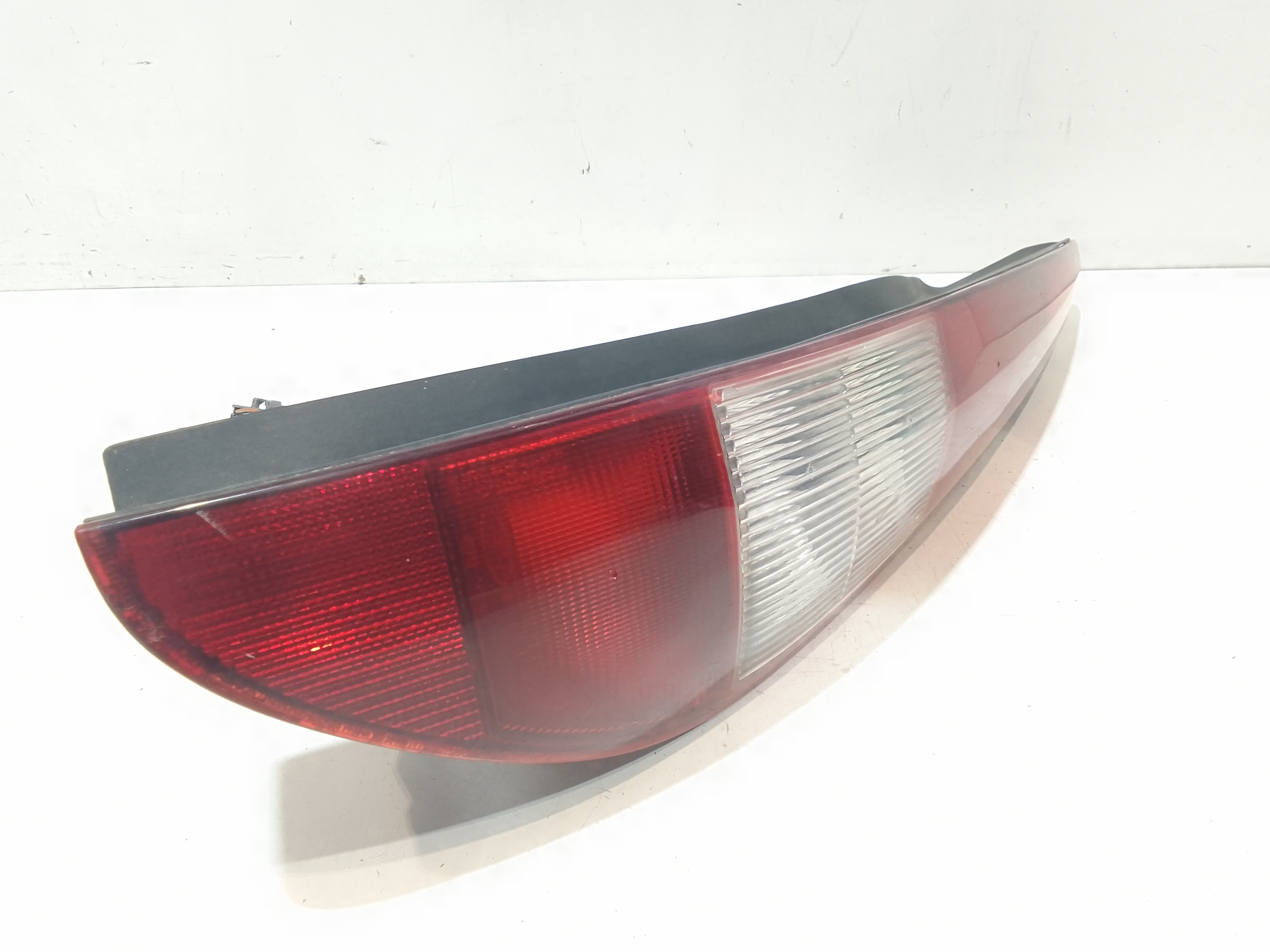 Stop fanale posteriore Destro Passeggero per Ford Mondeo S. Wagon 3 Serie (2000 - 2003)