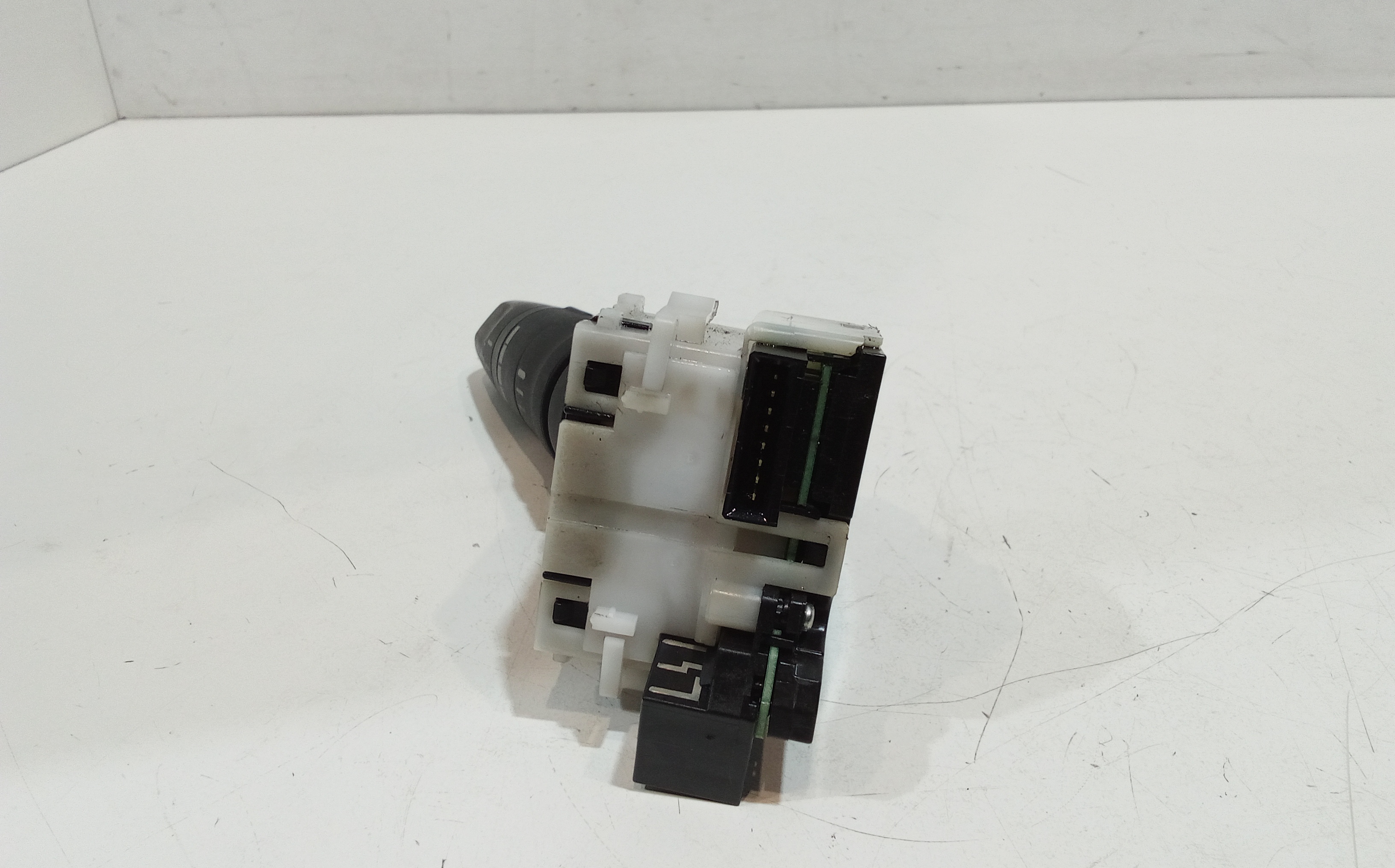 Devioluci destro per Nissan Note 1 Serie (2006 - 2008)