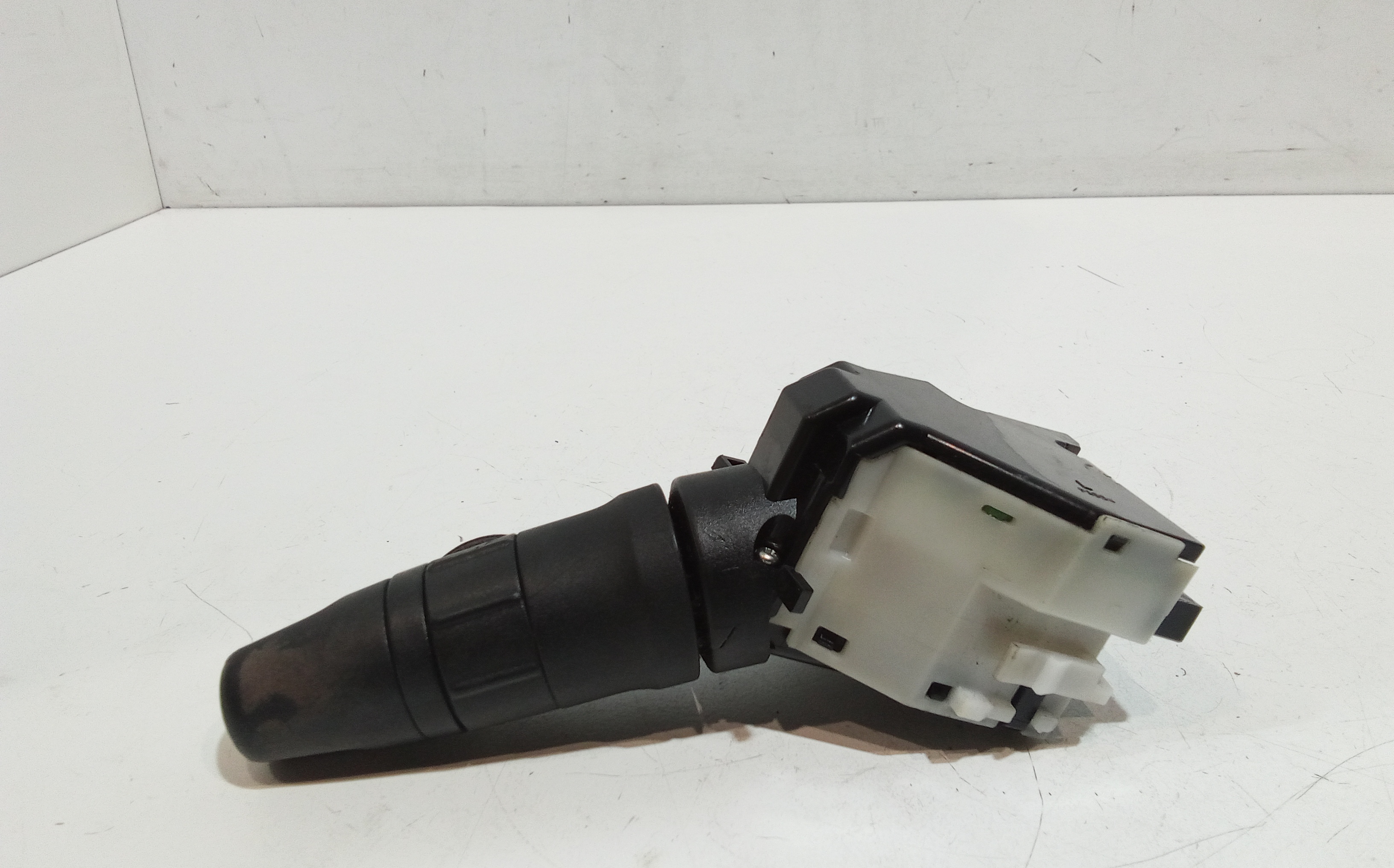 Devioluci destro per Nissan Note 1 Serie (2006 - 2008)